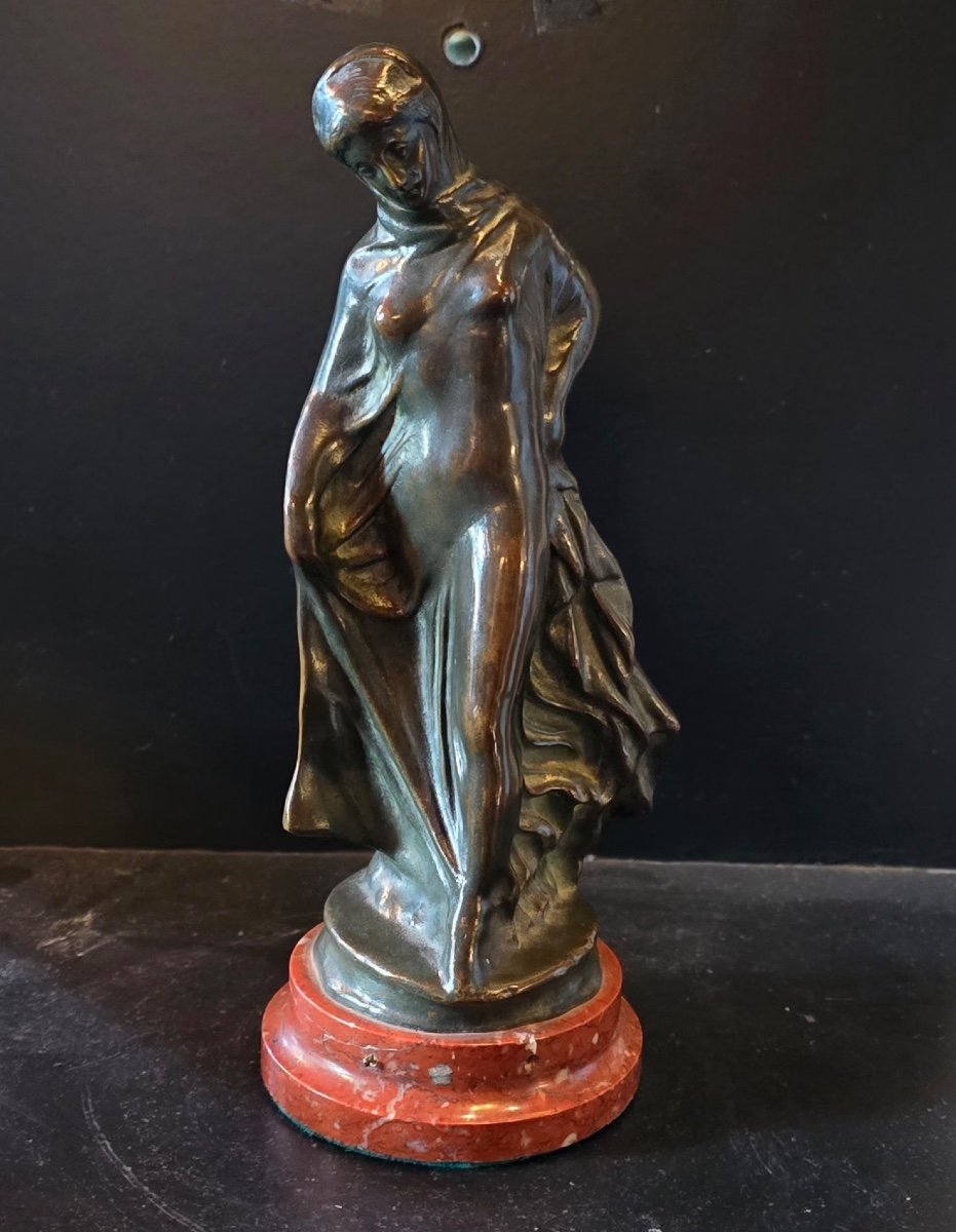 Bronze Femme Voilée à L’antique 