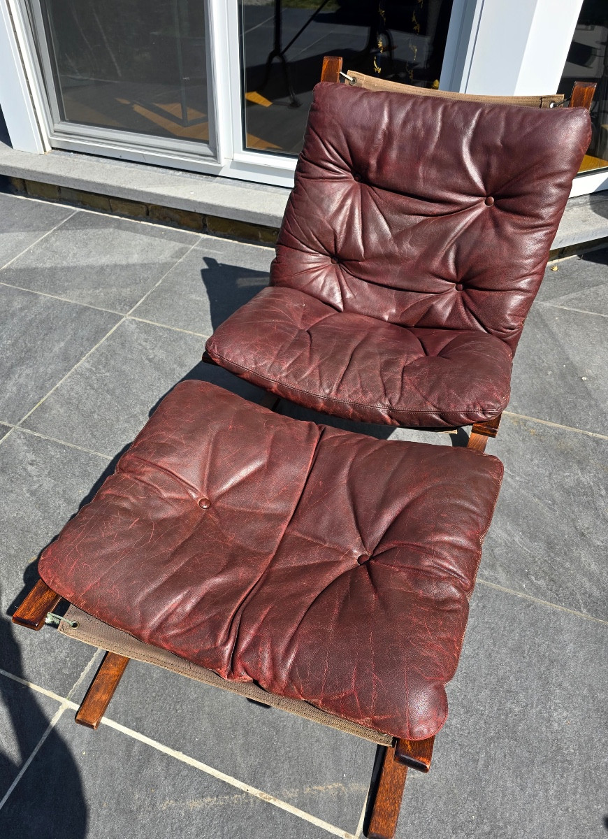 Pair Of Norwegian Design Leather Armchairs -photo-2