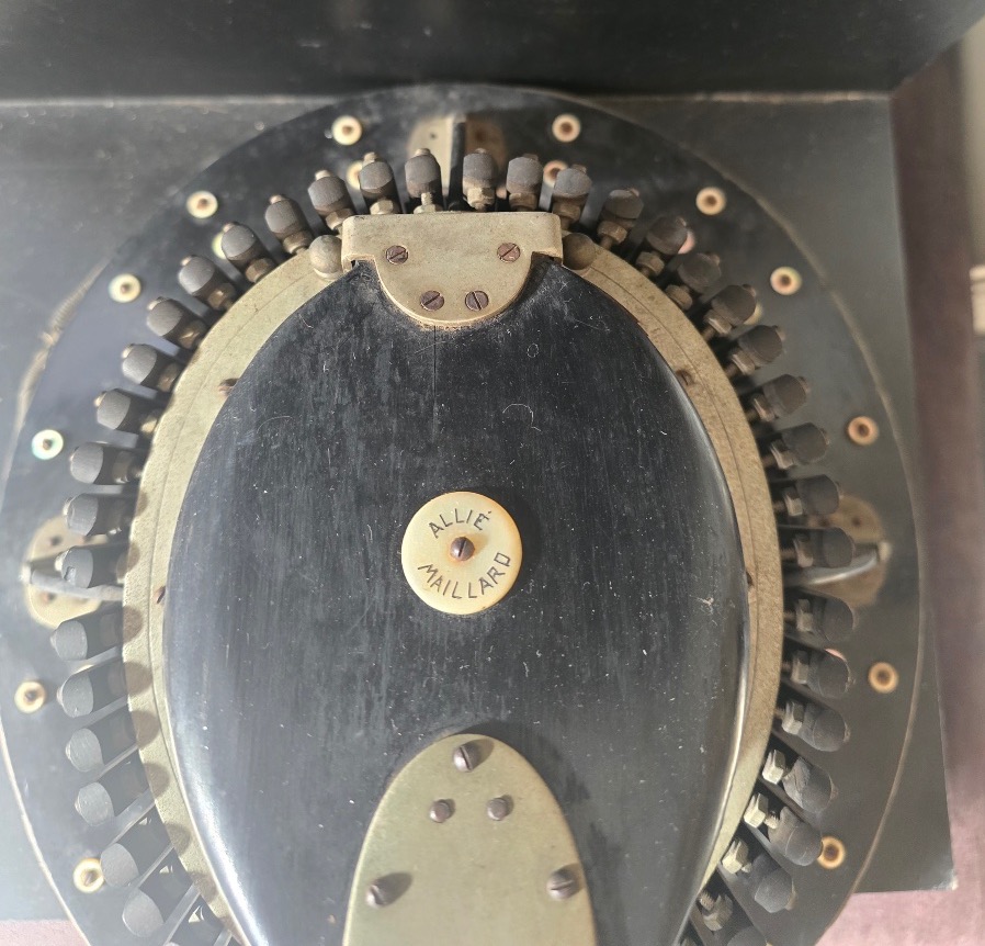 Conformateur  à Chapeaux 