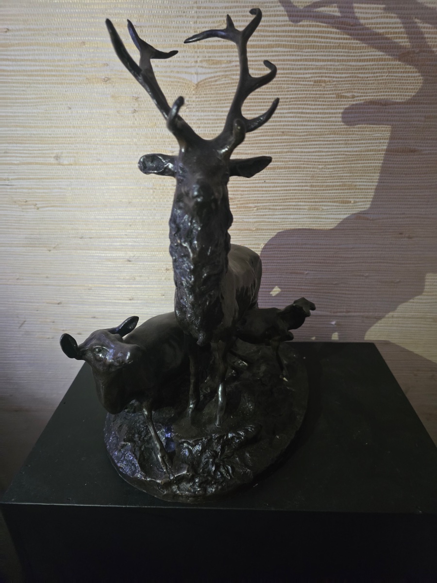 Bronze Sculpture Depicting A Stag, A Doe, And A Fawn -photo-3