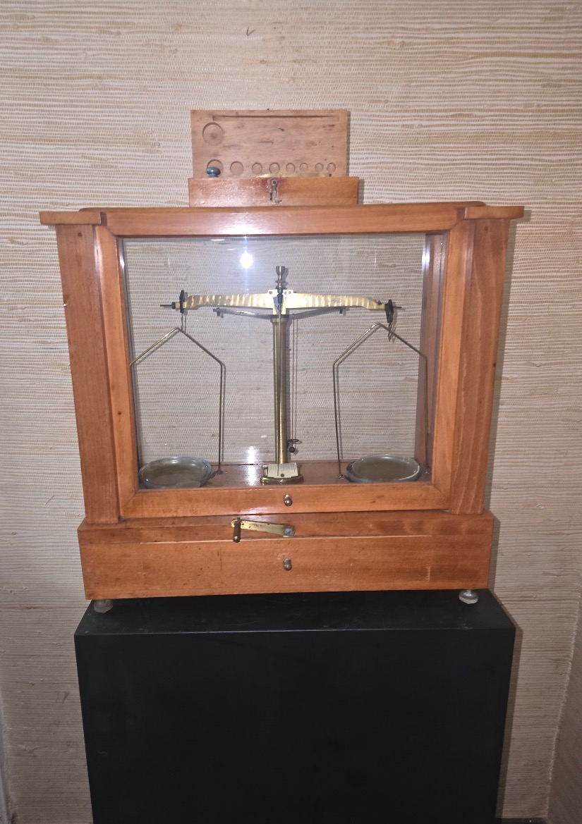 Pharmacy Scale 