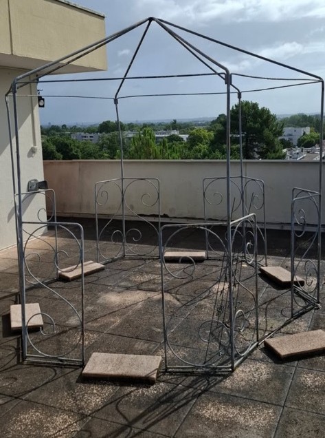 Antique Hexagonal Painted Metal Arbor-photo-2