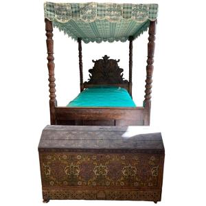  18th Century Canopy Bed