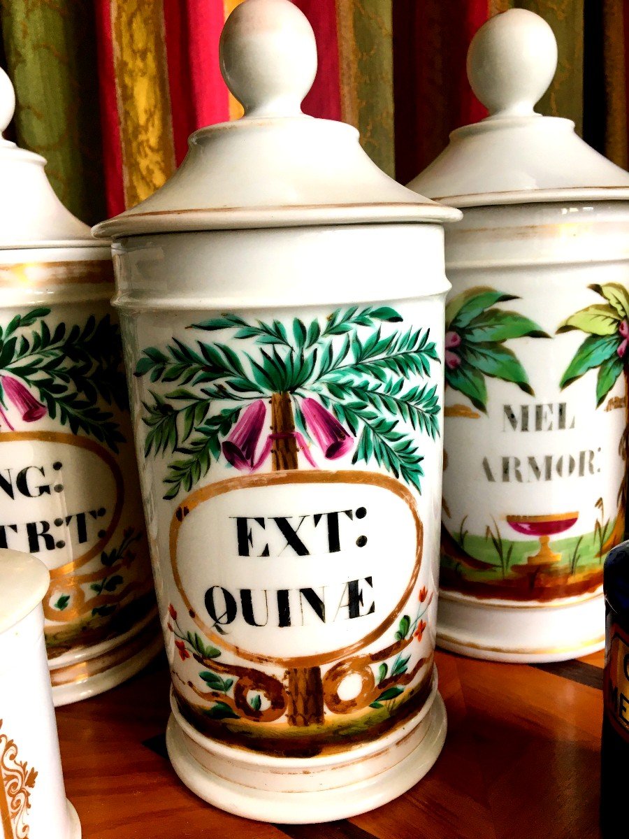 Bel Ensemble De Pots à Pharmacie En Porcelaine  Vieillard à Paris , Deux à Pommade  Et 3flacons-photo-3
