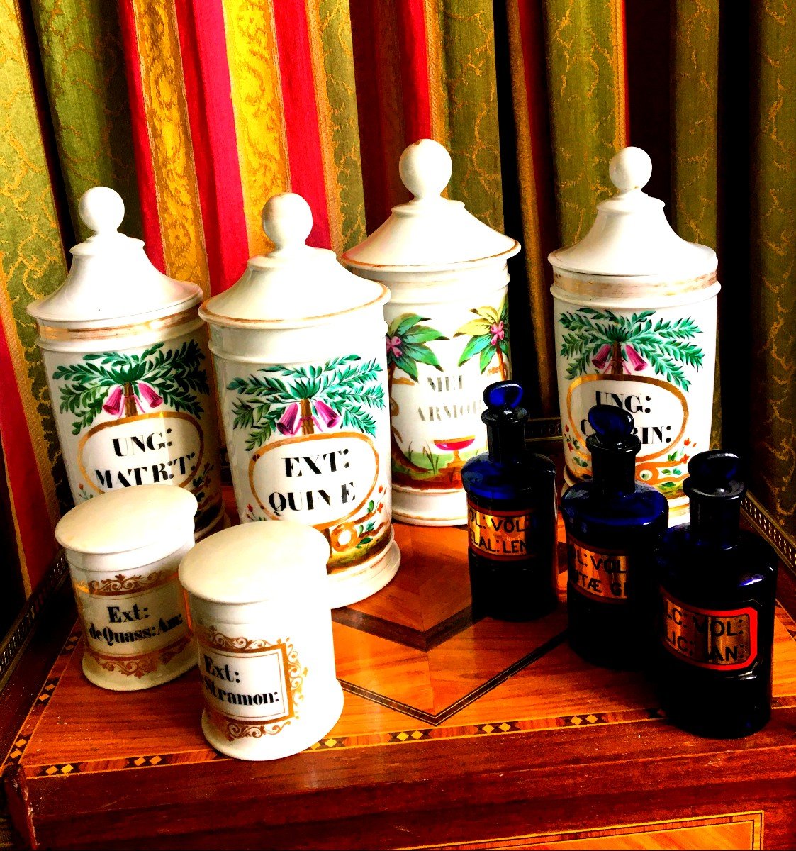 Beautiful Set Of Porcelain Pharmacy Pots Old Man In Paris, Two Ointment And 3 Bottles