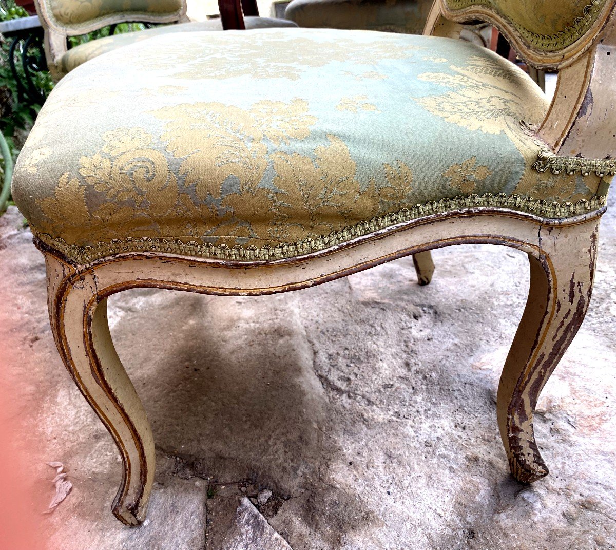 Bel Ensemble  d'Une Table De Tric-trac Et De Quatre Chaises Garnies Assorties d'époque Louis XV-photo-3