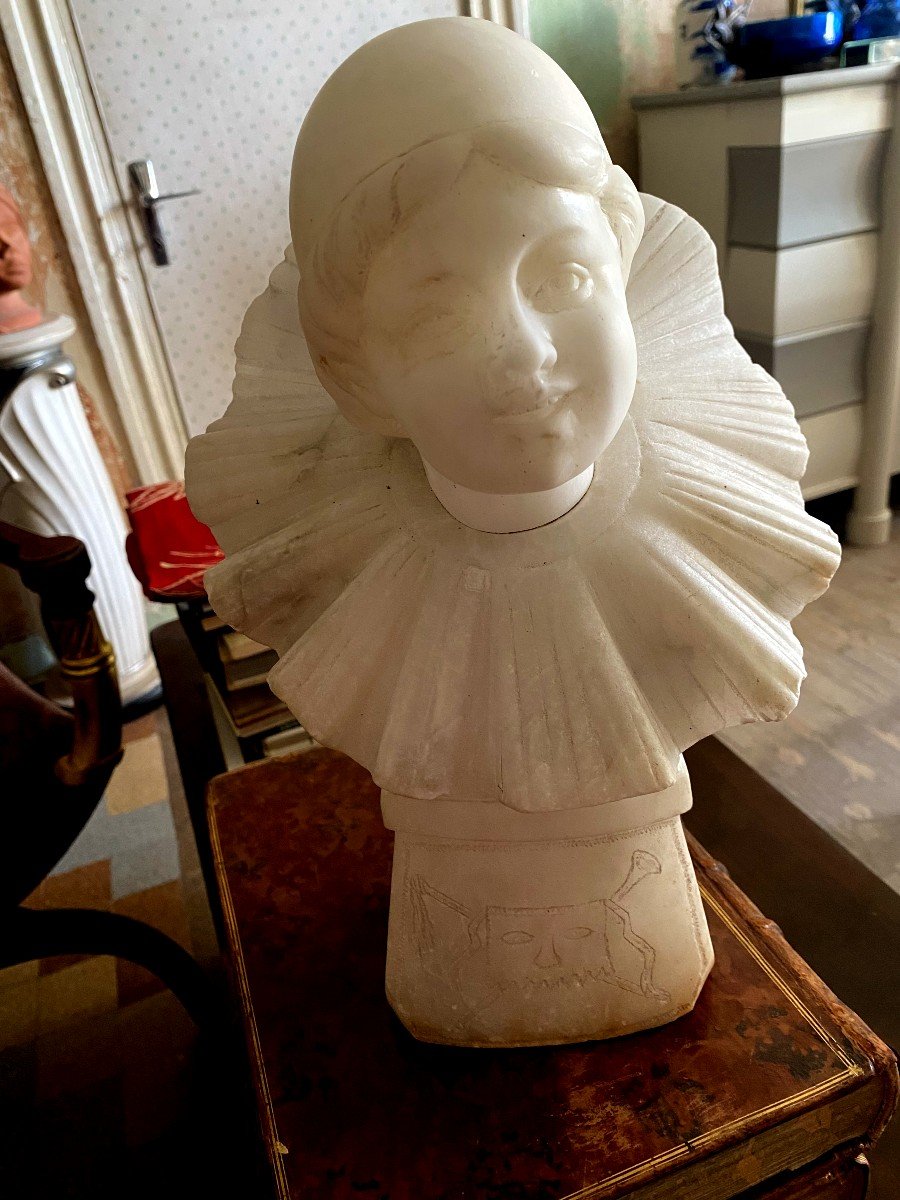  Charmant Buste En Albâtre Blanc Veiné d'Un Jeune Pierrot à Large Collerette, De Pugi Guglielmo-photo-6