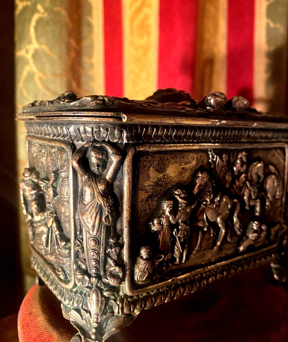 Très Beau Coffret à Bijoux Richement Ornementé De Scènes Paysannes, En Bronze Argenté, XIXème-photo-4