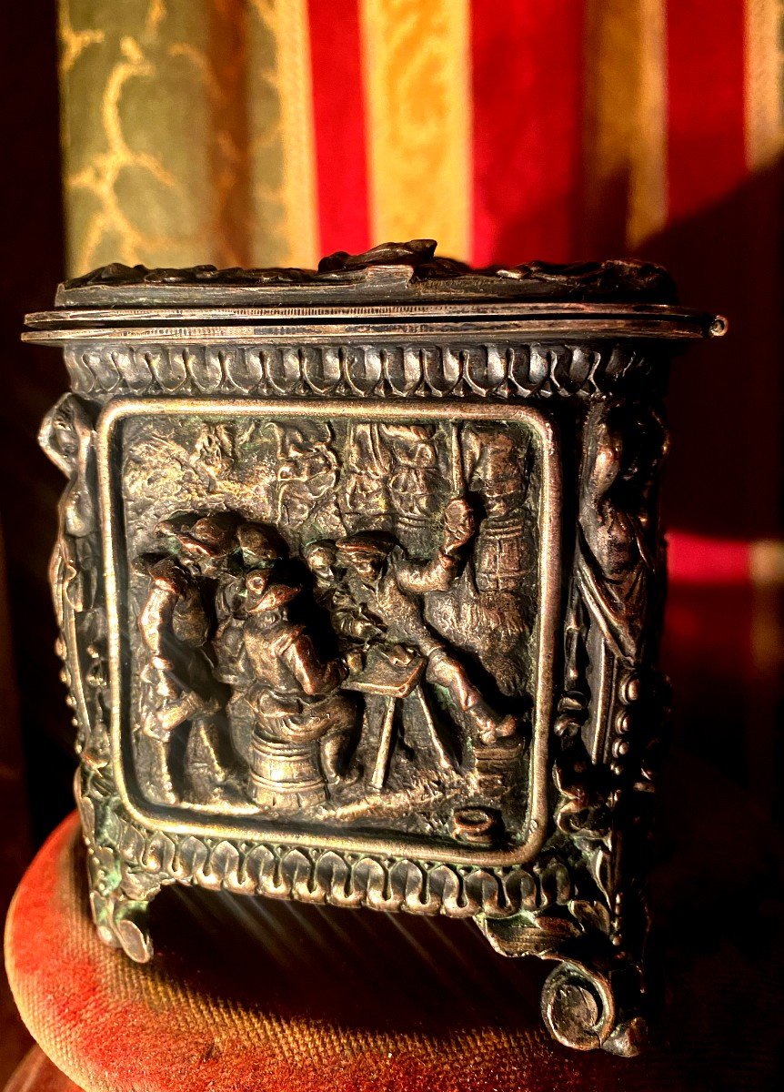 Très Beau Coffret à Bijoux Richement Ornementé De Scènes Paysannes, En Bronze Argenté, XIXème-photo-1