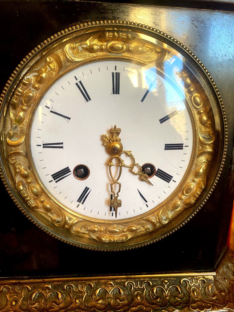 Very Charming Clock, Louis Philippe In Black Marble About A Young Woman At La Fontaine-photo-3