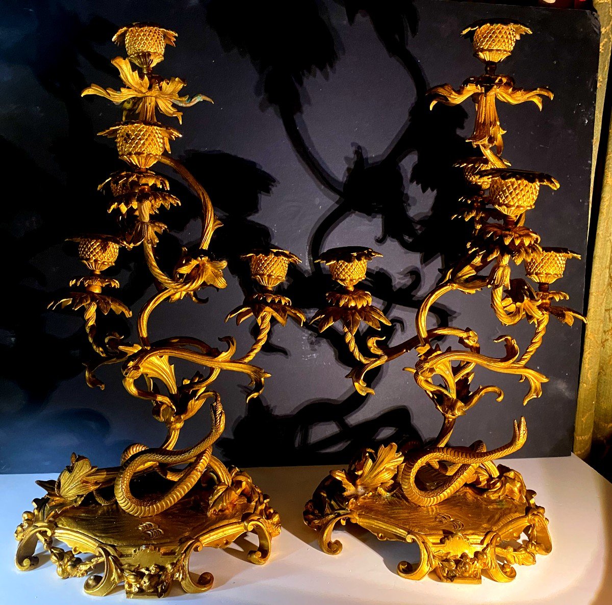 Paire d'Exceptionnnels Flambeaux Cinq Branches Au Chardons  Tournoyants En Bronze Doré, XIXème 