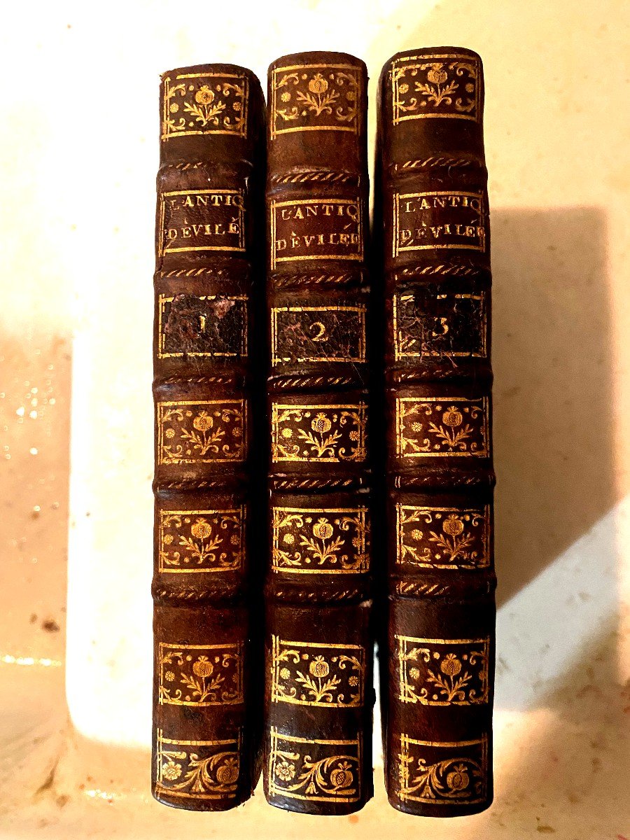 " l'Antiquité Dévoilée Par Ses Usages" Trois Volumes In 12, Par Feu M. Boulanger Amsterdam 1772