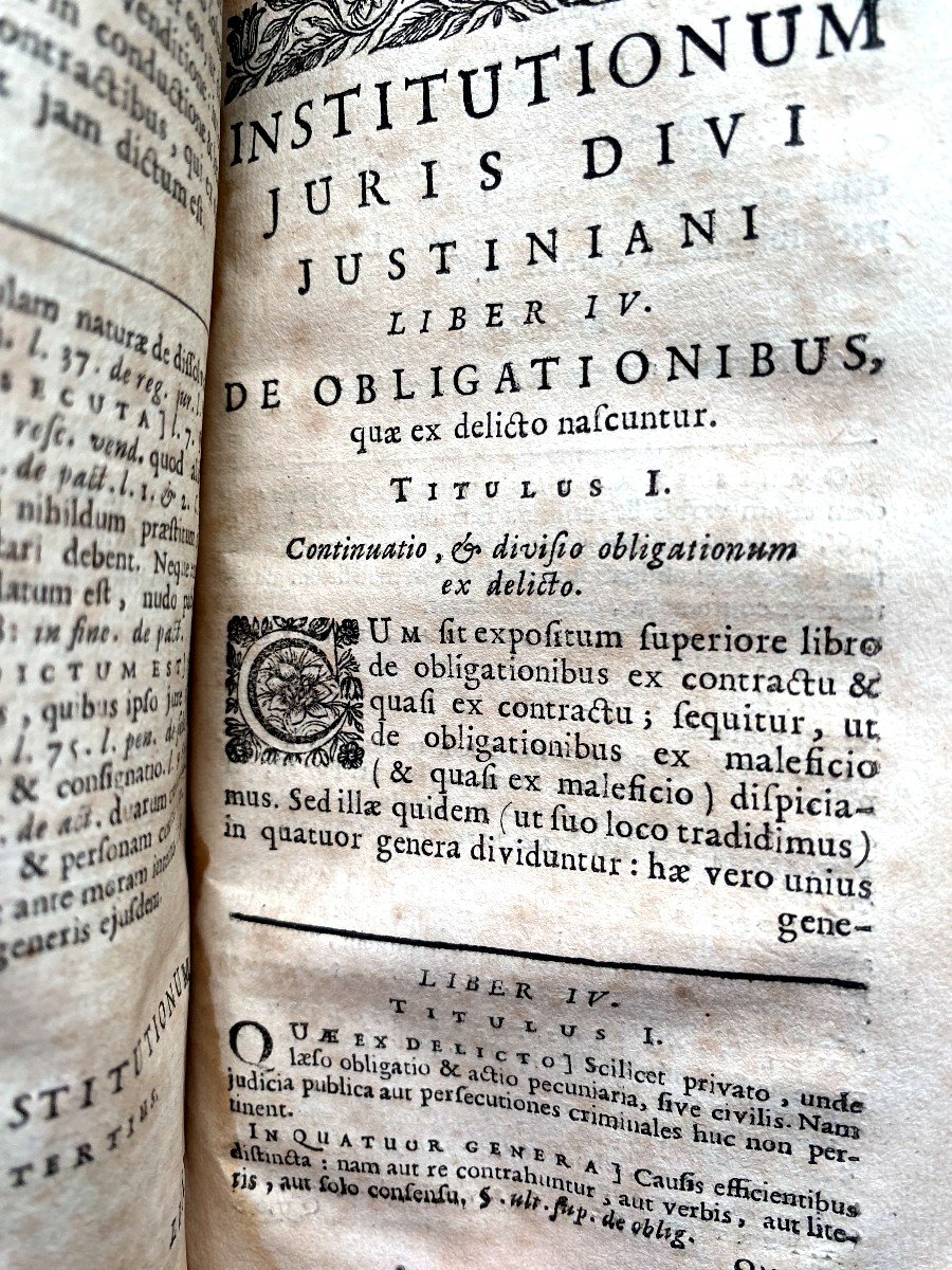 The Institutions Of Justinian Divided Into 4 Books, In Two Small Volumes In 12 In Parisiis 1713-photo-6