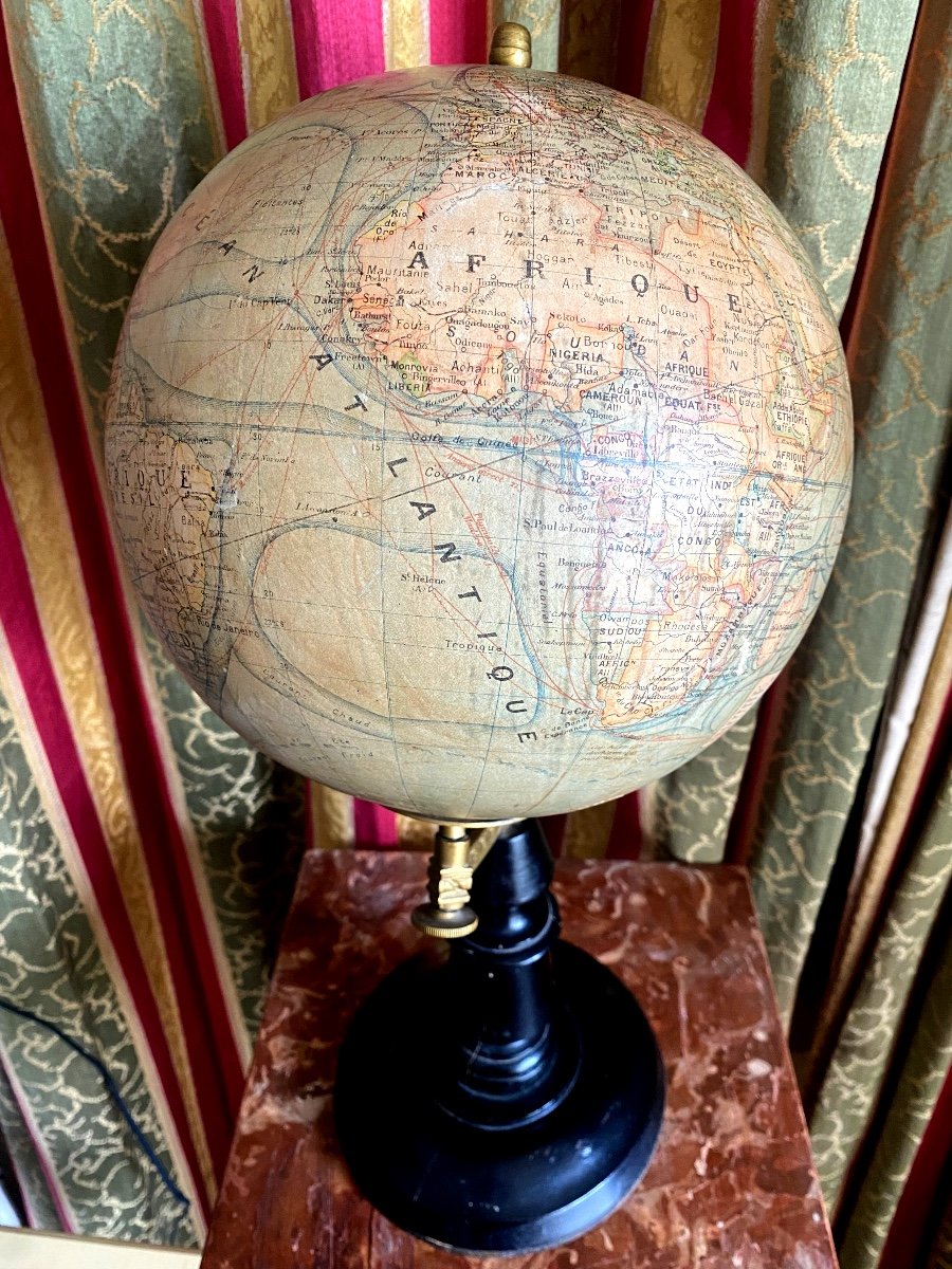 Beautiful Terrestrial Globe On Its Black Lacquered Wooden Foot Forest Edition 17rue De Buci Paris Th. XIX-photo-1