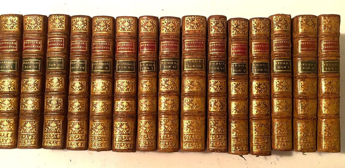 Histoire d'Angleterre Contenant La Maison De Plantagenet , Tudor Et Stuart En 15 Vol.  D. Hume.