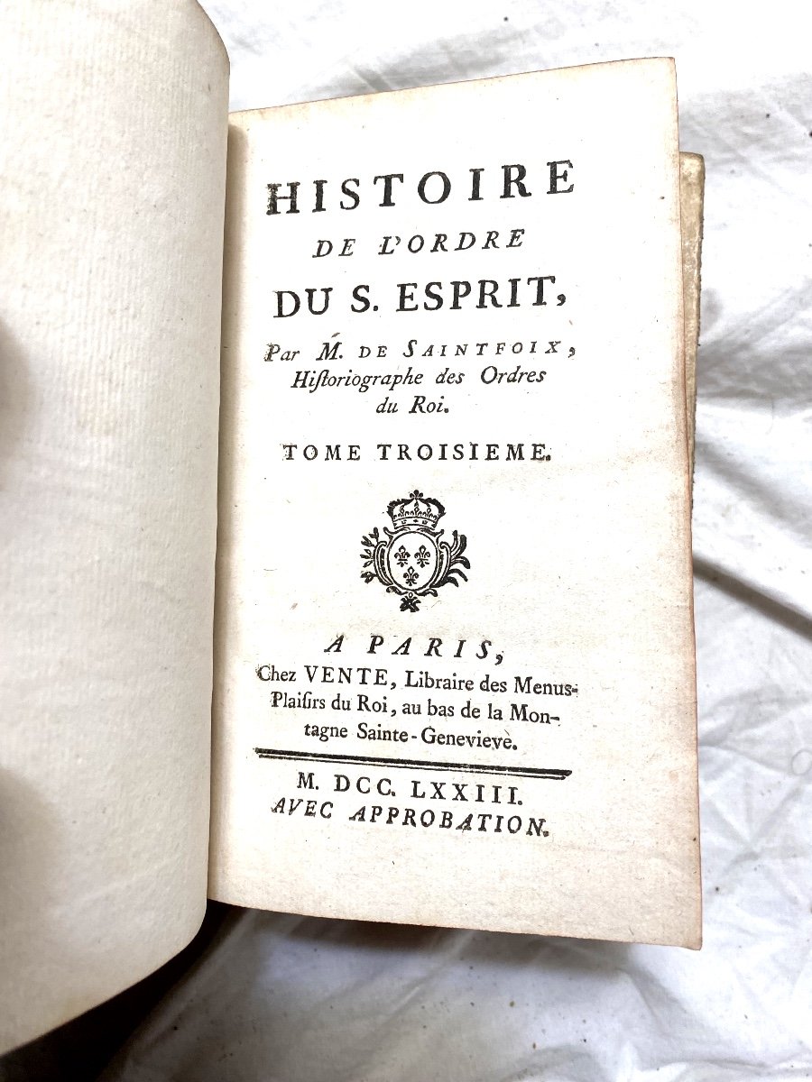 Three Beautiful Volumes In 12 In White Vellum: History Of The Order Of The Holy Spirit, Saintefoix 1767-photo-3