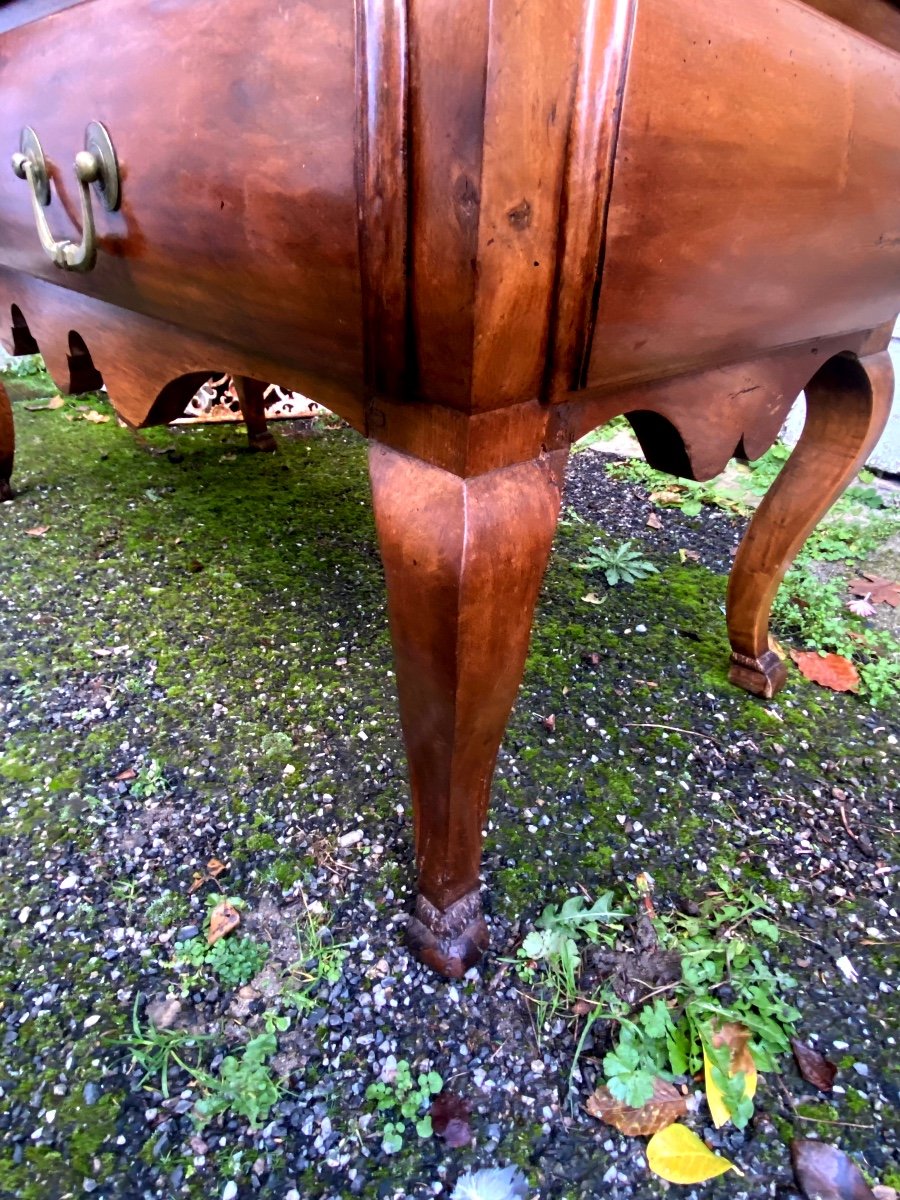 Large Louis XV Period Walnut Chest Of Drawers With Embossed Front In Blond Walnut-photo-4