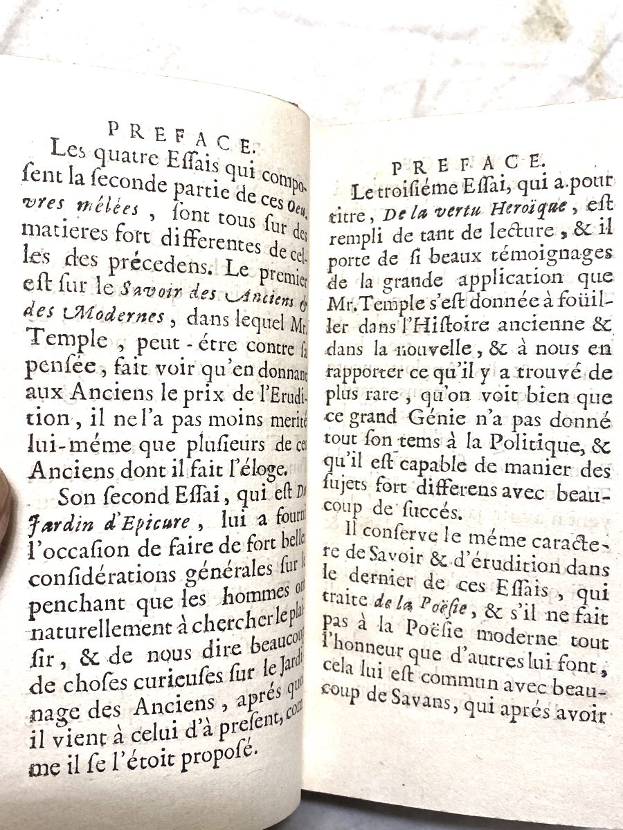 Fort Volume  XVIIème ,in 12 A Utreh 1693  " Les Oeuvres Mélées De Monsieur Le Chevalier Temple"-photo-4