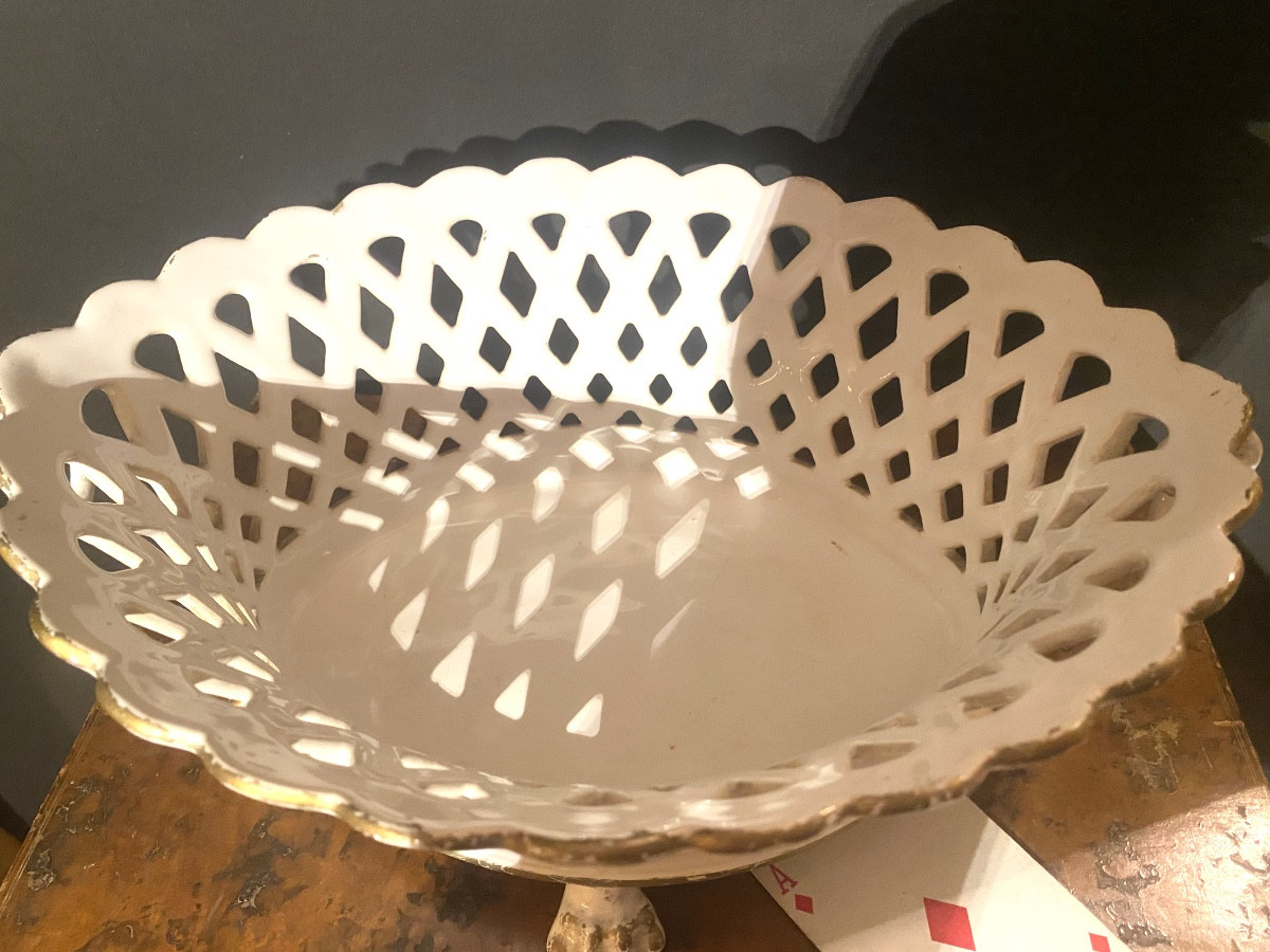Rare Beautiful Openwork Earthenware Table Basket With Claw Feet And Rings Fronm E.t. Malicone-photo-3