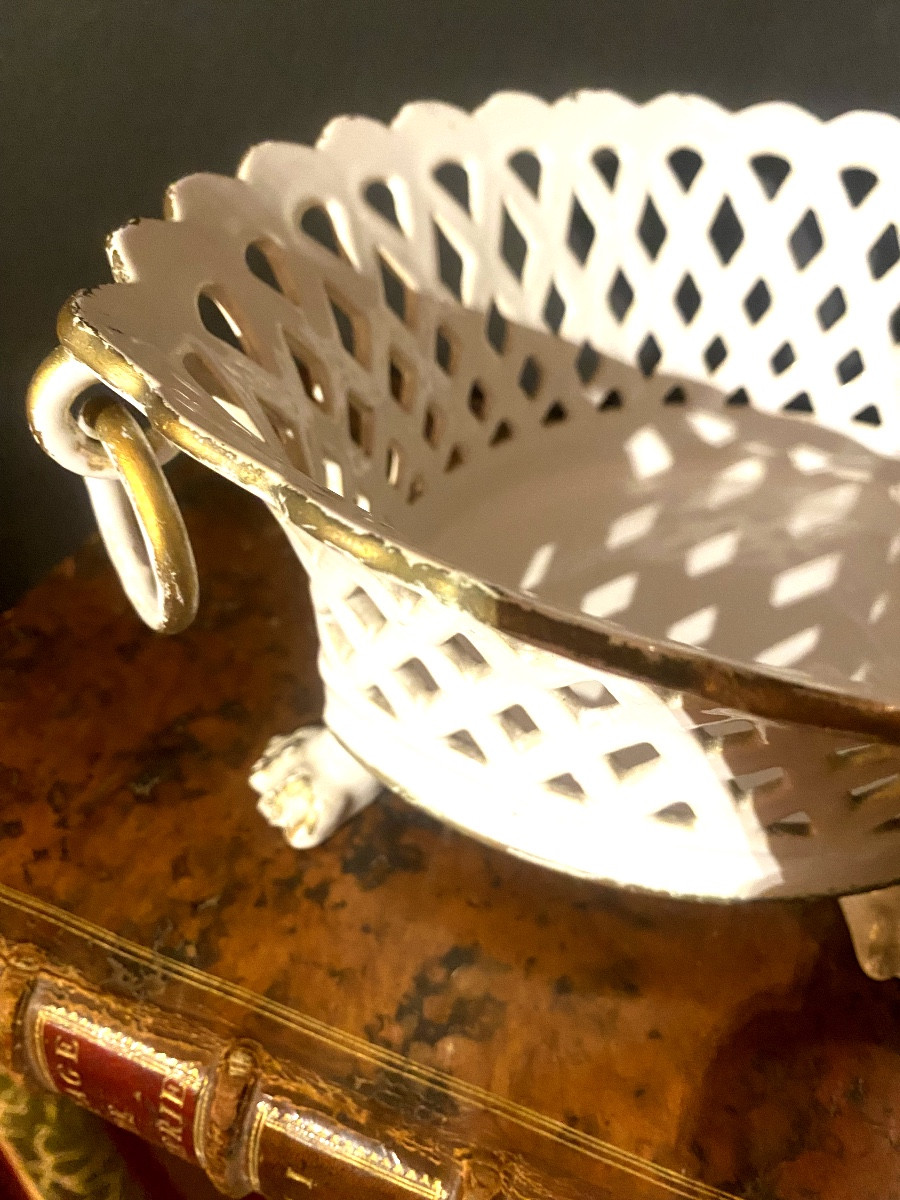Rare Beautiful Openwork Earthenware Table Basket With Claw Feet And Rings Fronm E.t. Malicone-photo-4