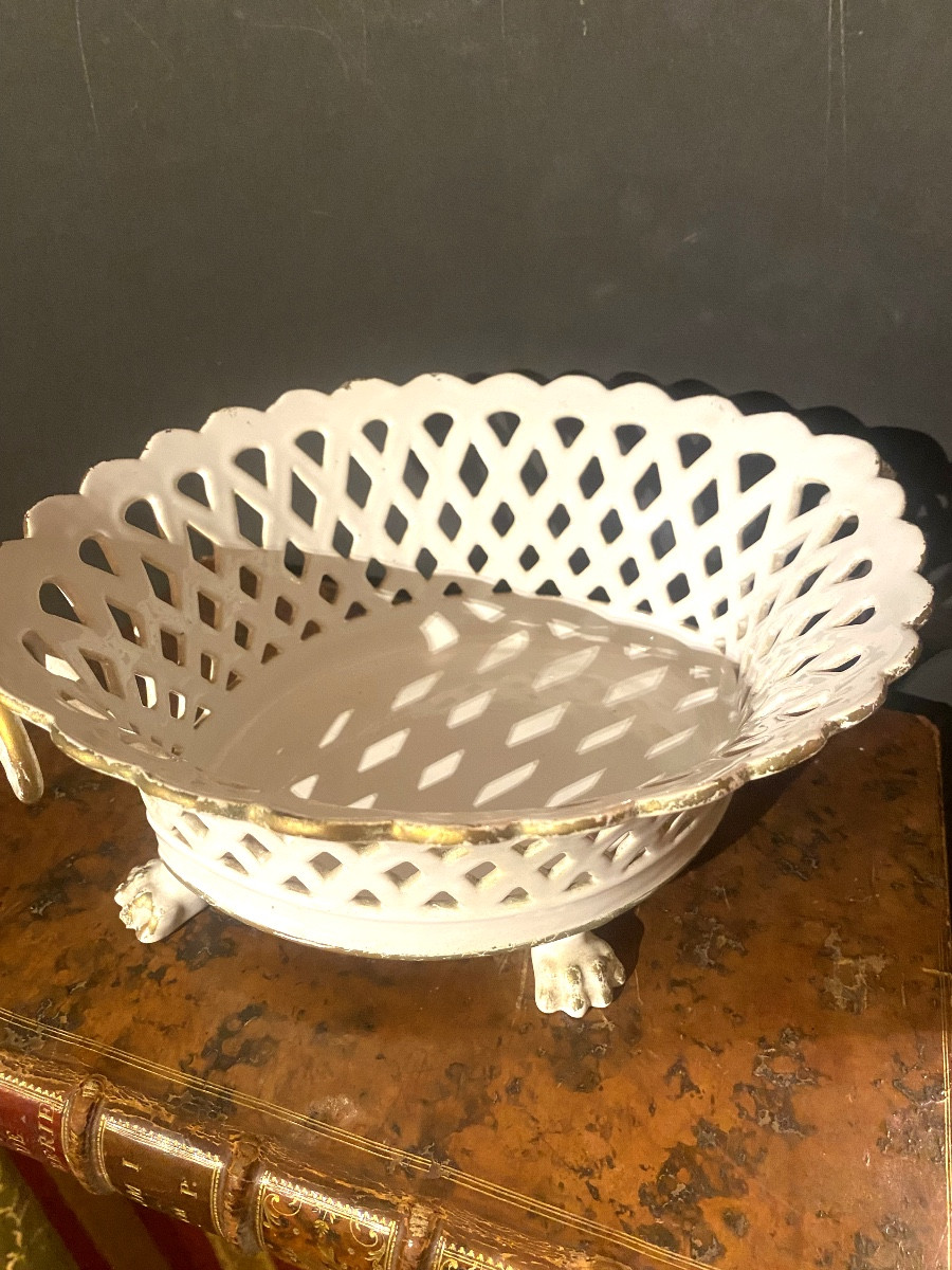 Rare Beautiful Openwork Earthenware Table Basket With Claw Feet And Rings Fronm E.t. Malicone-photo-1