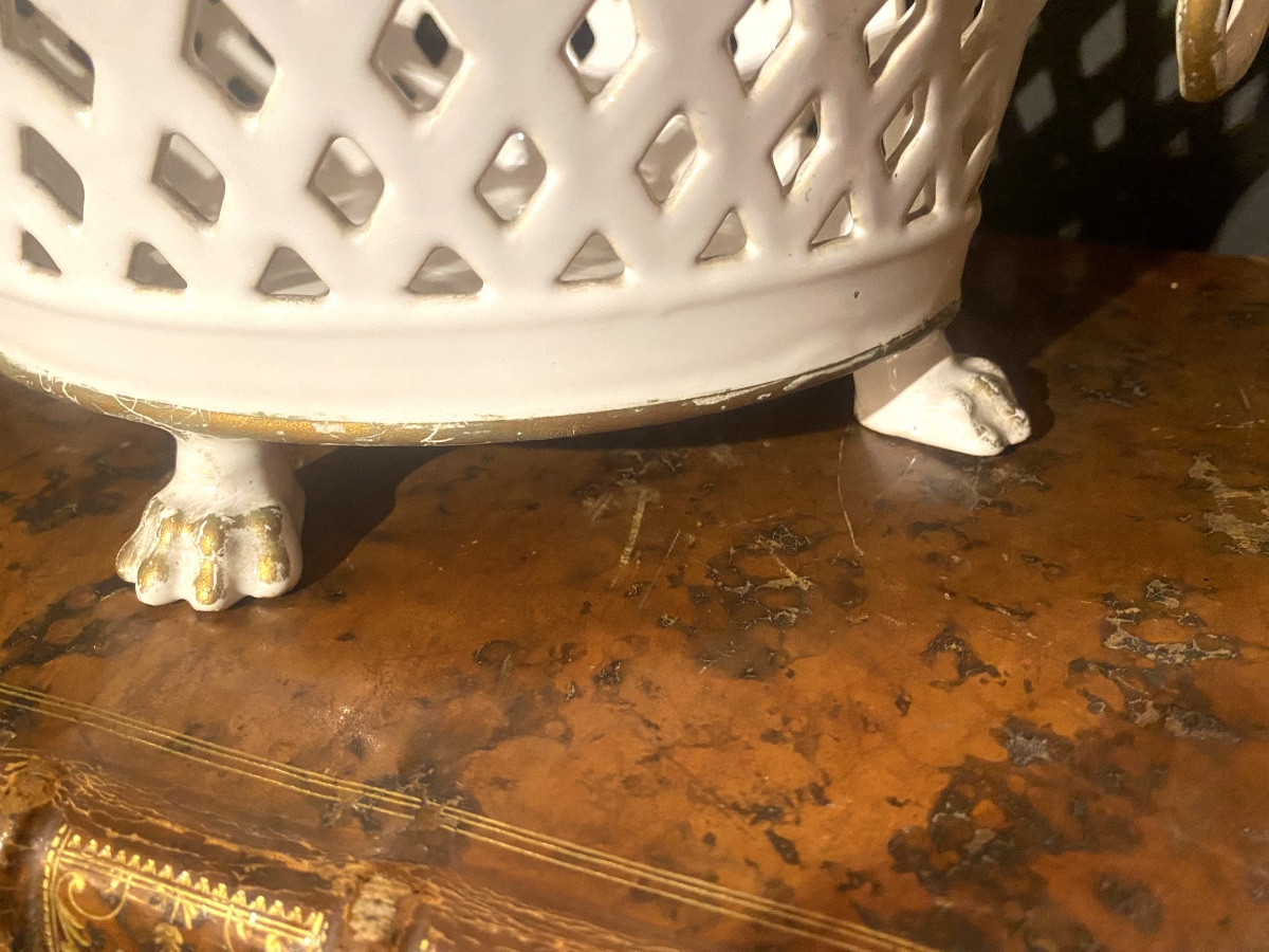 Rare Beautiful Openwork Earthenware Table Basket With Claw Feet And Rings Fronm E.t. Malicone-photo-6