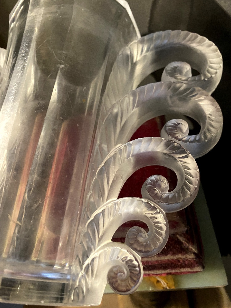 Beau vase René Lalique des Années "30" en verre compressé en forme tulipe  à chute  de cascades-photo-5