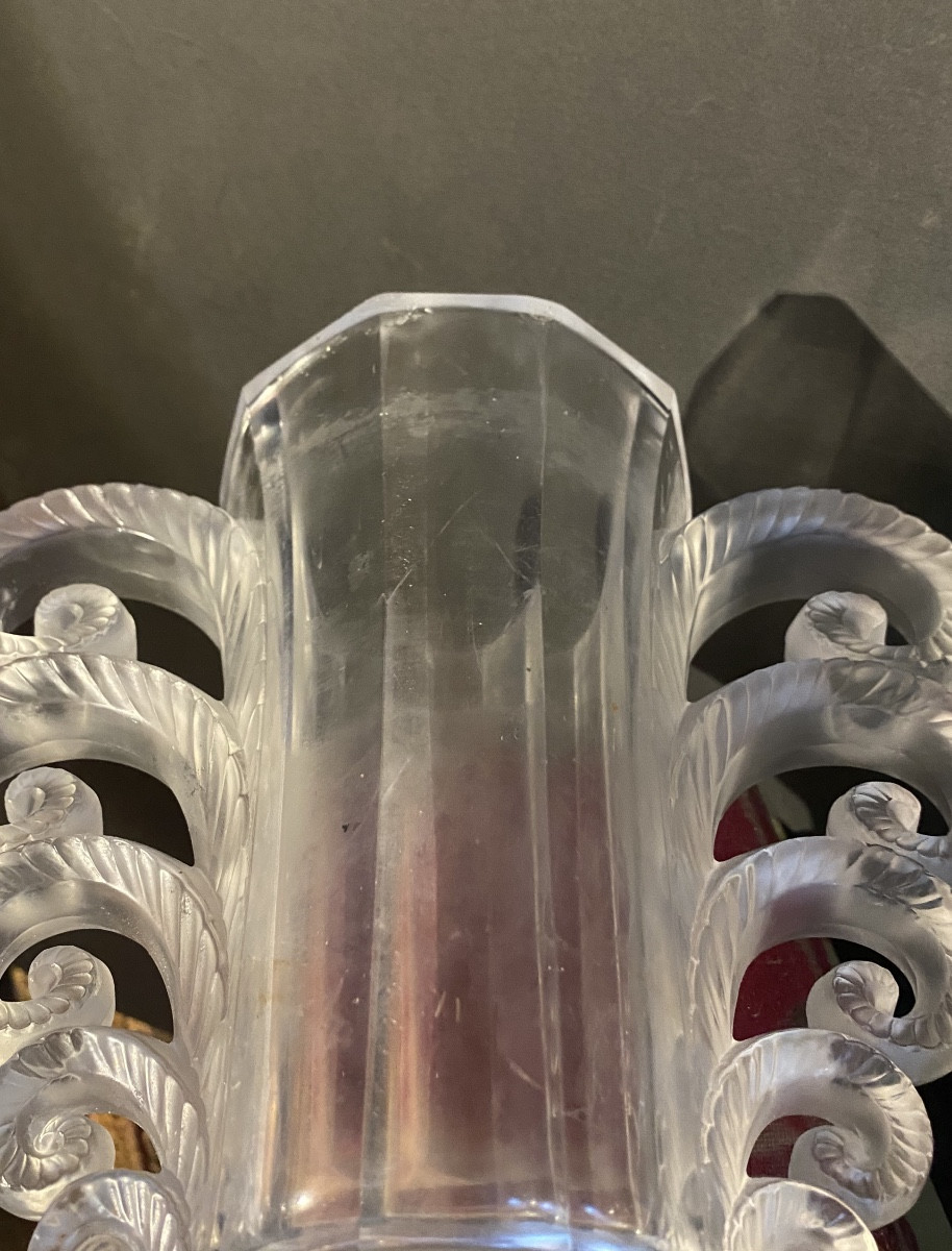 Beau vase René Lalique des Années "30" en verre compressé en forme tulipe  à chute  de cascades-photo-8