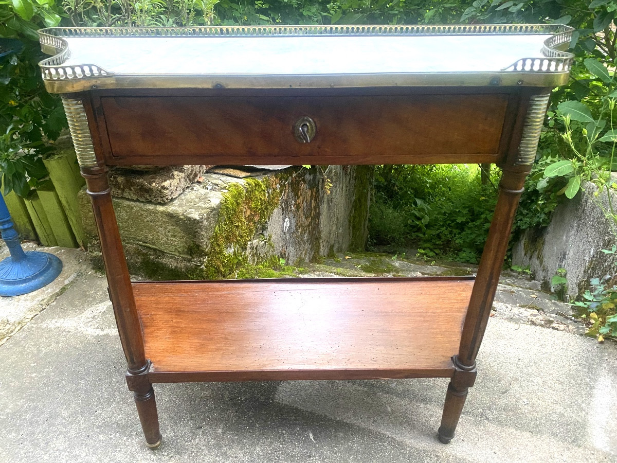 Elegant Console Serving Table, Mahogany Top Edged With White Marble, Curved Sides, Low Shelf, 18th Century