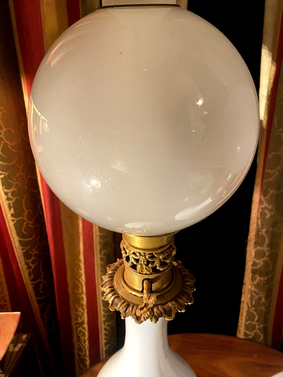 Lovely Pair Of Napoleon III Electrified Oil Lamps, White Opaline, Bronze Globe-photo-2