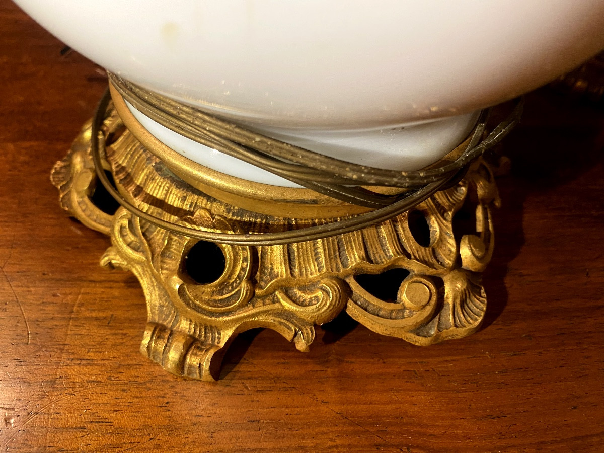 Lovely Pair Of Napoleon III Electrified Oil Lamps, White Opaline, Bronze Globe-photo-2