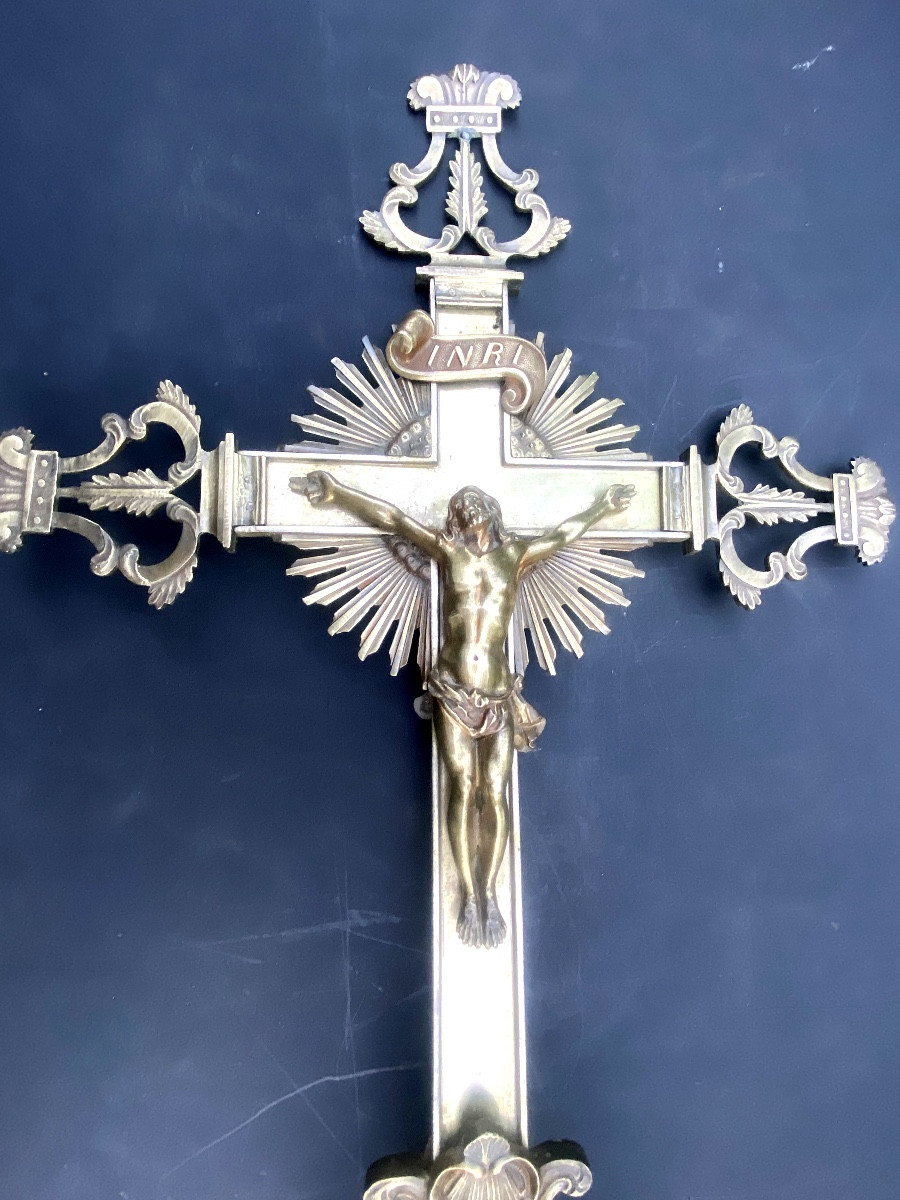 Belle grande croix processionnaire en bronze argenté a l'image du Christ et de la Vierge  19ème-photo-2