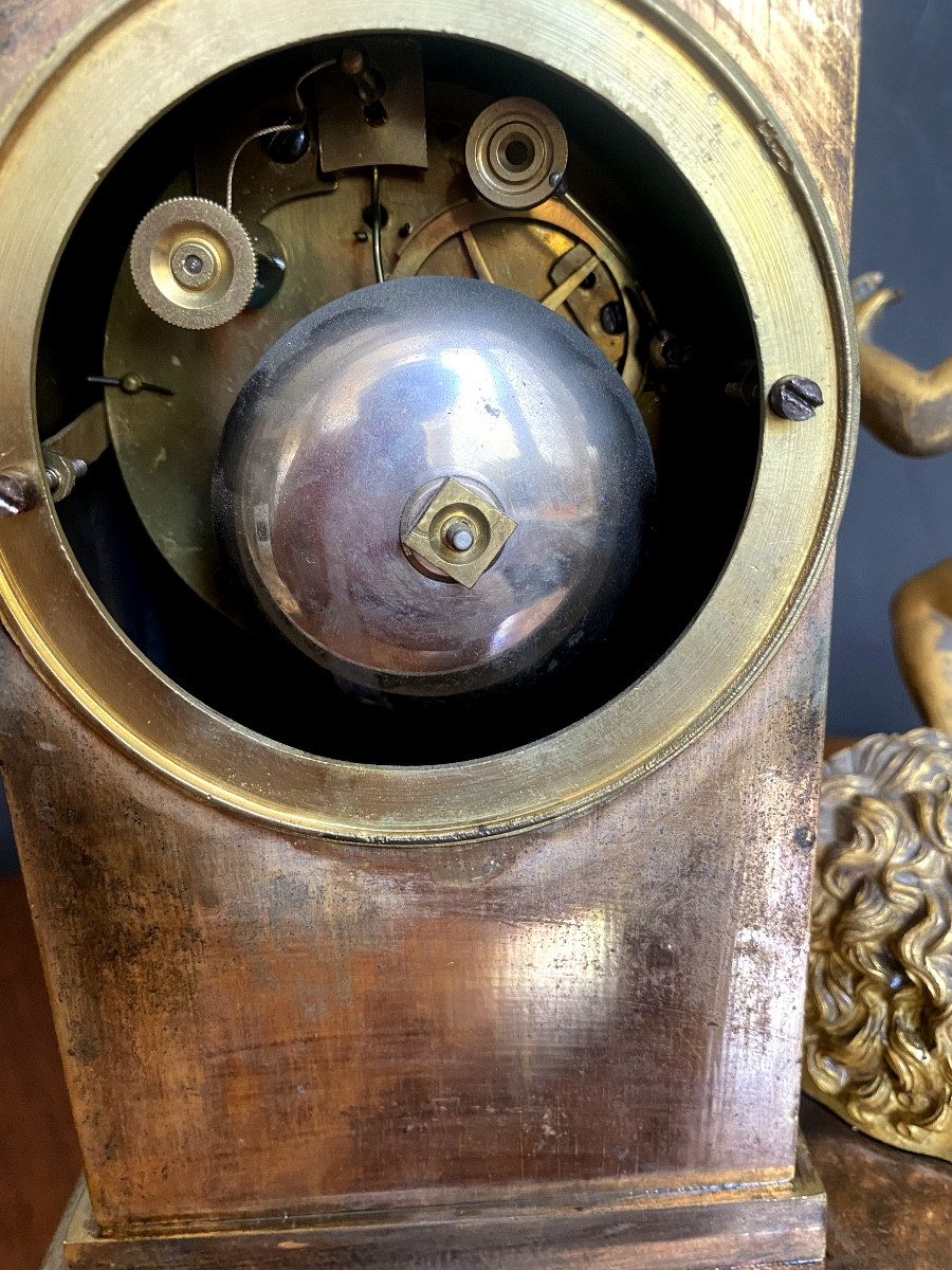 Belle pendule borne au Putti et au Lion en bronze doré au mercure cadran émaillé roue Charles X-photo-5