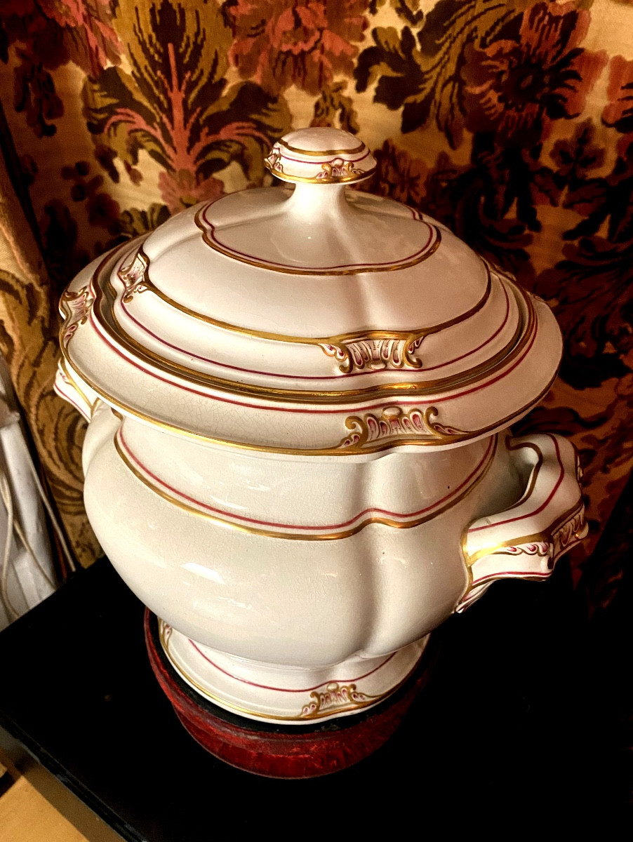 Important 19th Century Minton Decorated White Porcelain Ginger Jar In Louis XV Baroque Style
