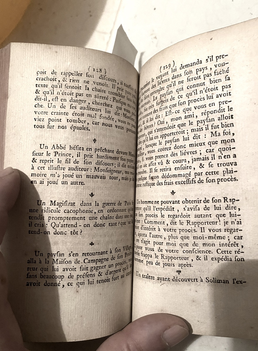 Outil bien utile en ce moment:"L'Art de Désopiler la Rate". A Venise Antoin. Pasquinetti 178873-photo-5