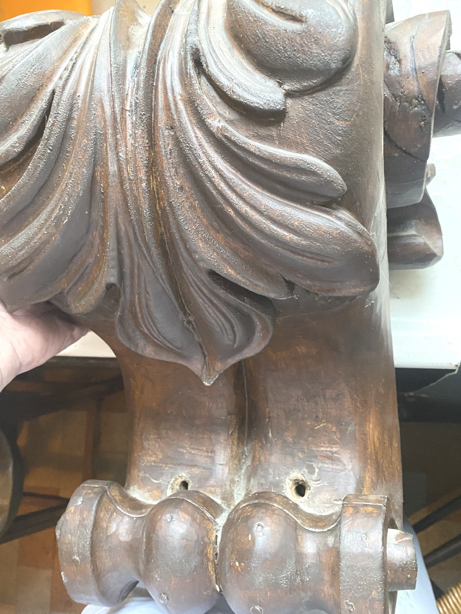 Généreux Corbeau en bois massif sculpté teinté ,d'une généreuse feuille d'acanthe à enroulement-photo-7