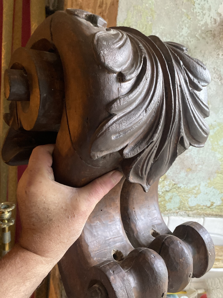 Généreux Corbeau en bois massif sculpté teinté ,d'une généreuse feuille d'acanthe à enroulement-photo-8