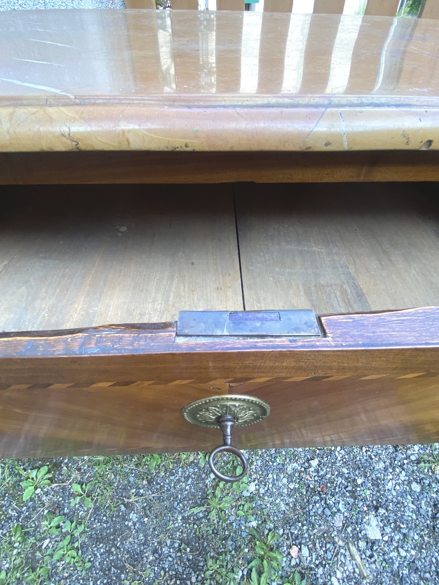 Importante commode sauteuse deux tiroirs tout en marqueterie ép. Transition dessus marbre ocre-photo-1