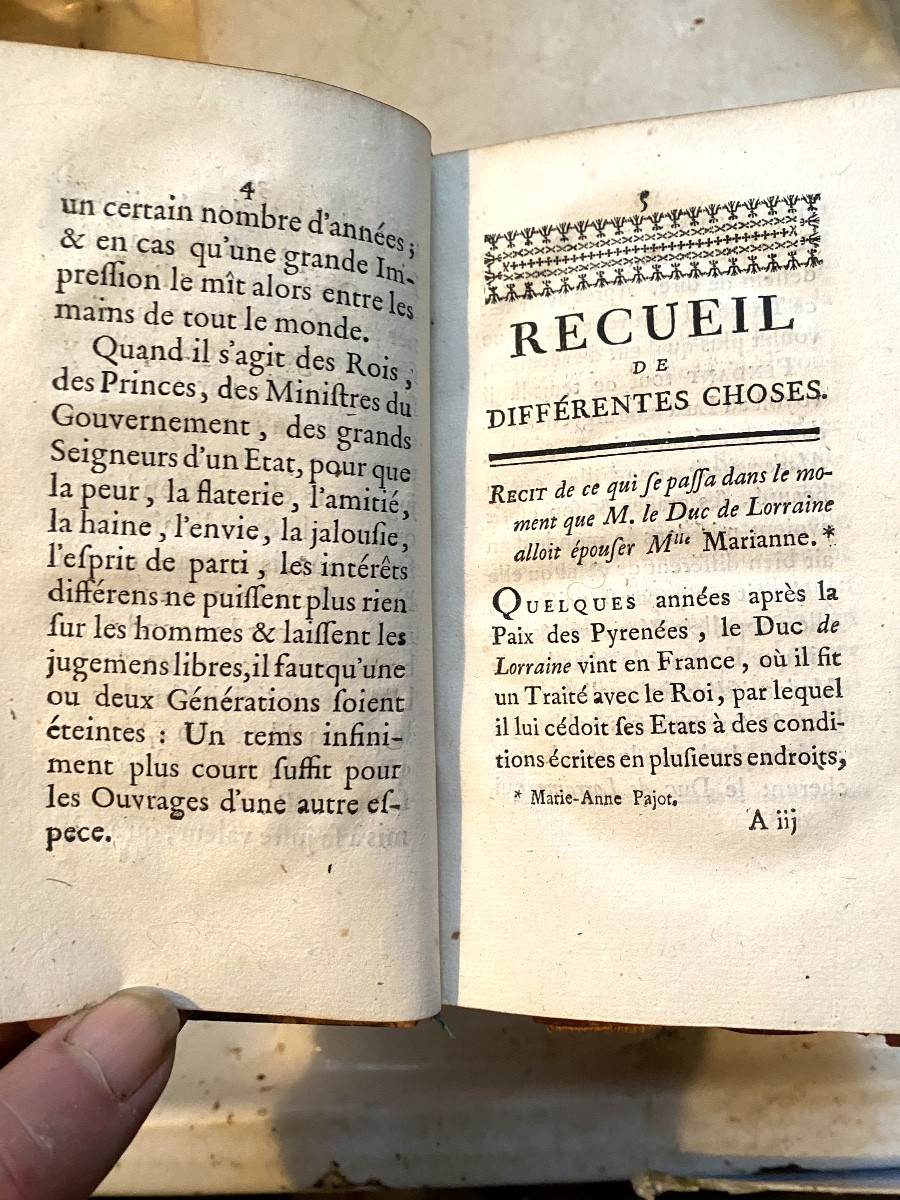 Bibliothèque Of Marquis De Ladsay Duc De Noailles -photo-3