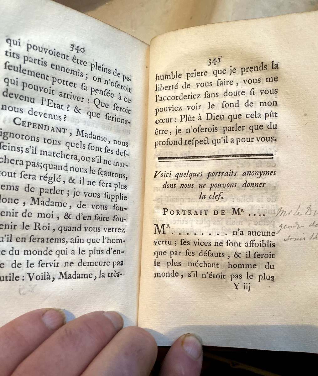 Bibliothèque Of Marquis De Ladsay Duc De Noailles -photo-5