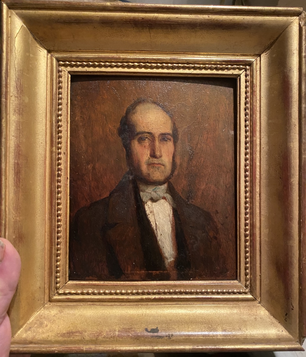 Charmant Portrait d'Homme Elégant d'époque Louis Philippe encadré doré , huile/bois vers 1840