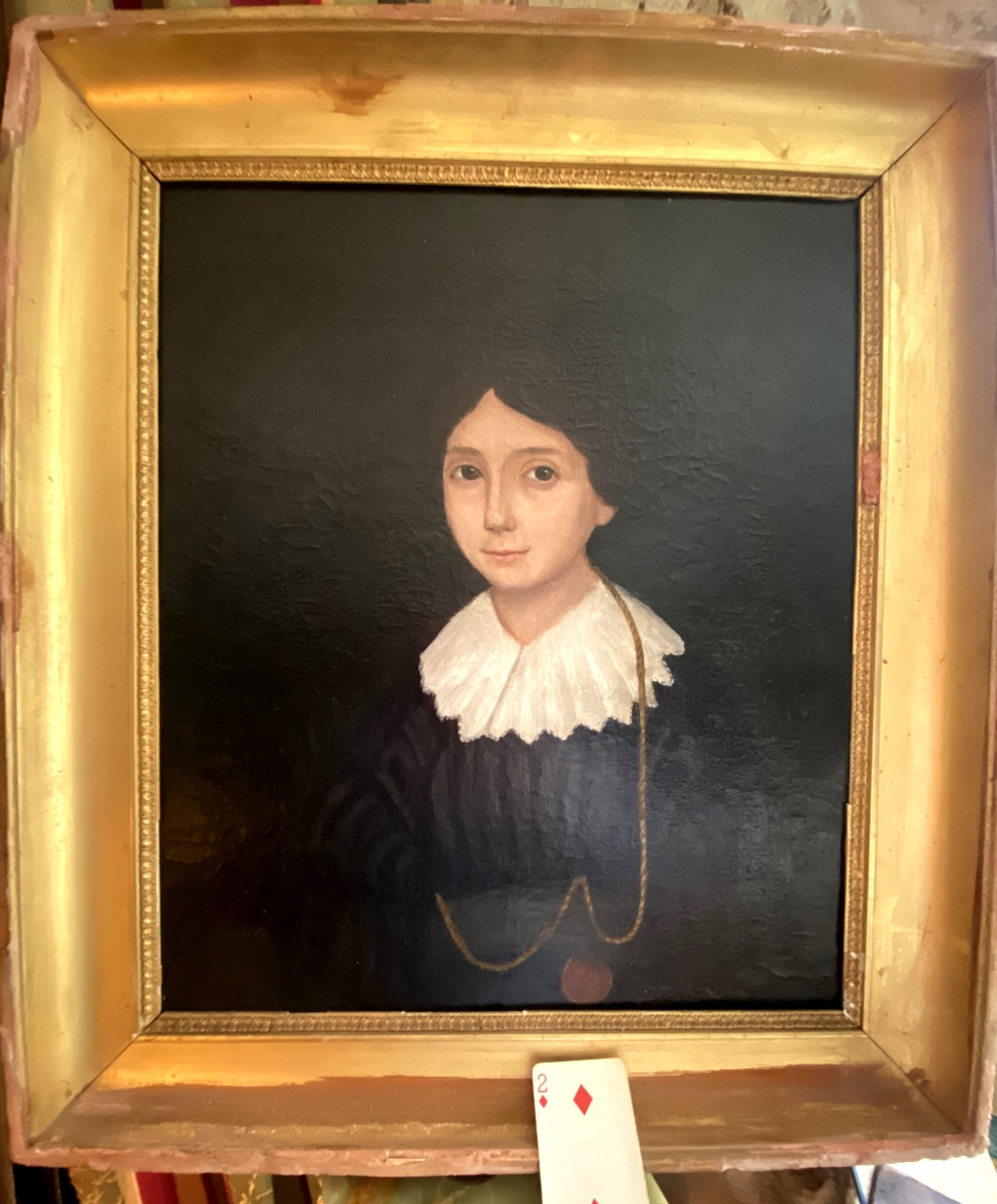 Portrait "jeune femme "cadre Louis Philippe a la robe sombre col dentelle chaine en sautoir-photo-2