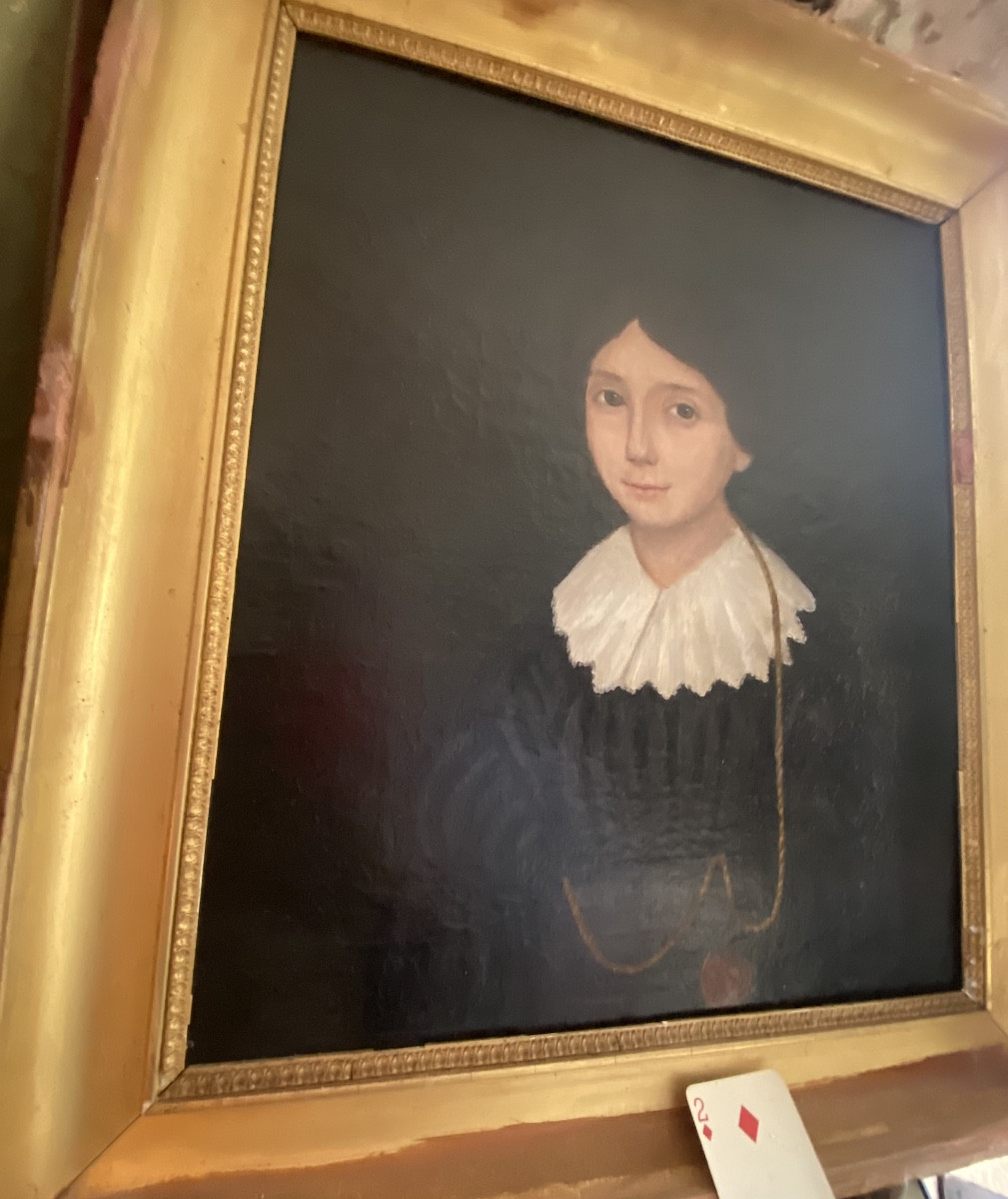 Portrait "jeune femme "cadre Louis Philippe a la robe sombre col dentelle chaine en sautoir-photo-7