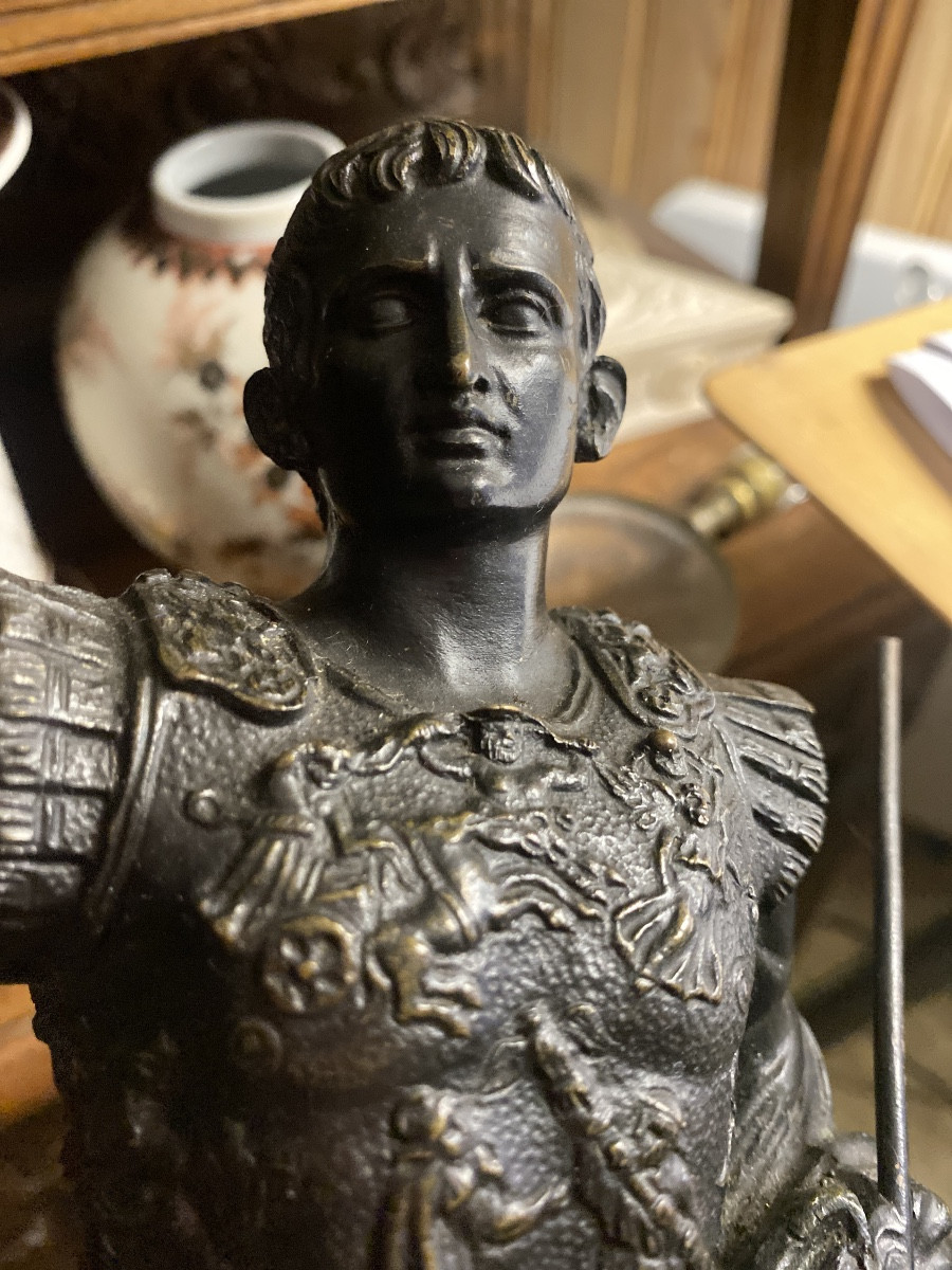 Beautiful Patinated Solid Bronze Of Emperor Caesar Standing Bust In Armor Thumb Raised Late 19th Century Base-photo-5