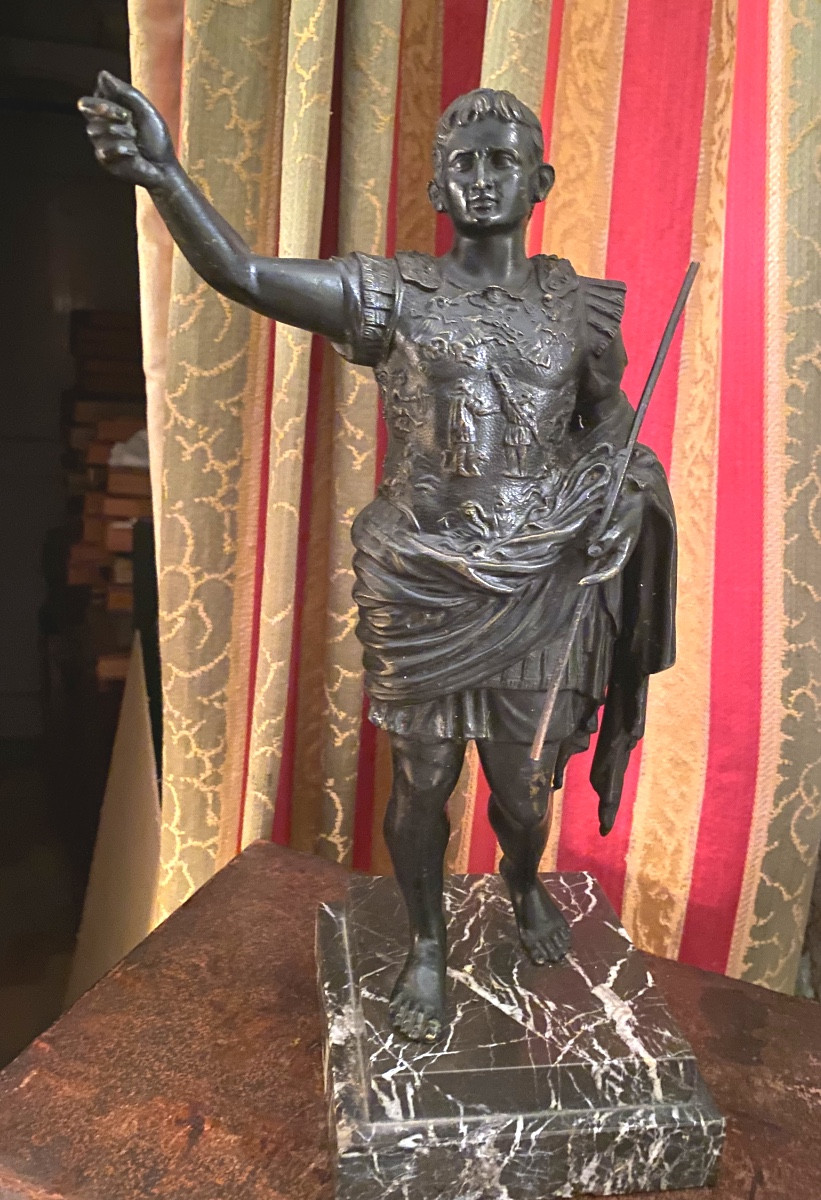 Beautiful Patinated Solid Bronze Of Emperor Caesar Standing Bust In Armor Thumb Raised Late 19th Century Base