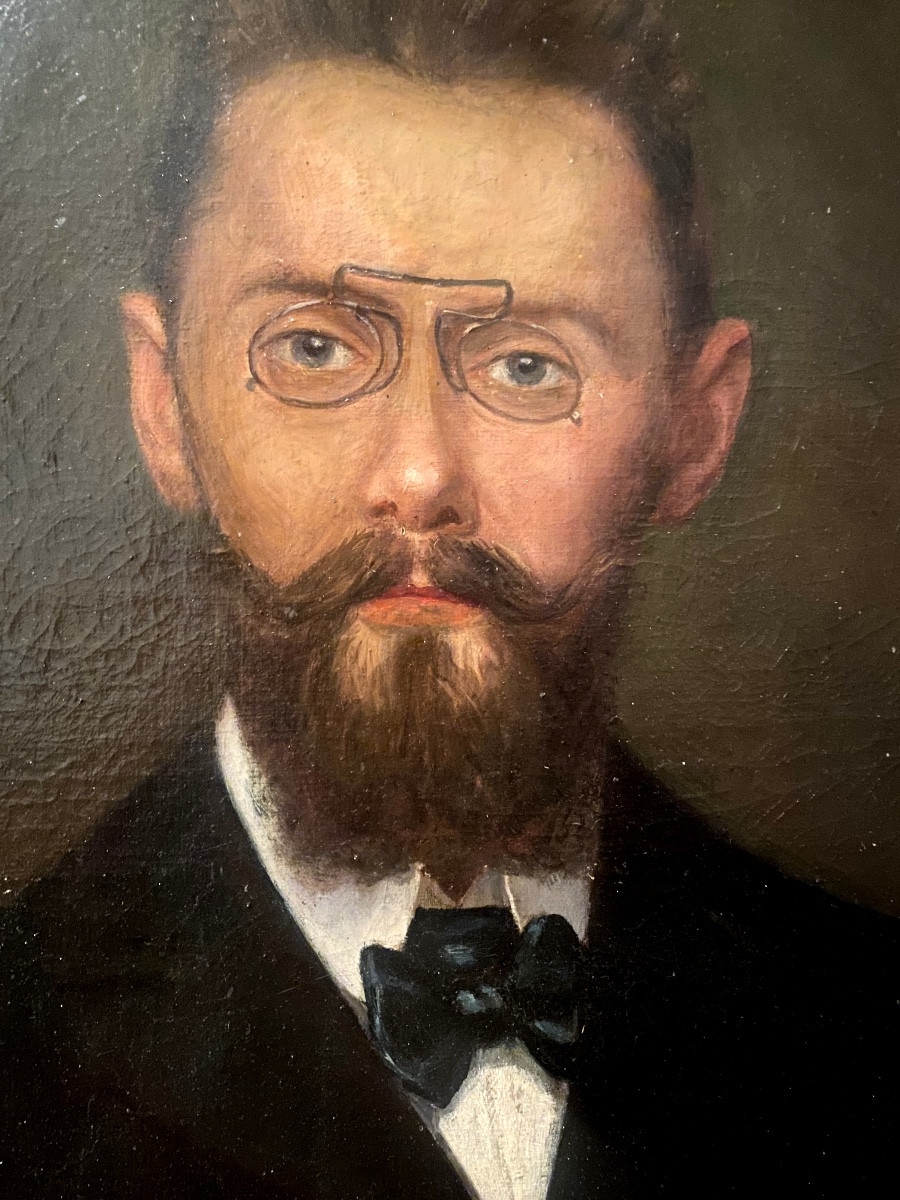 Beau grand Portrait  d'Homme aux pince nez et noeud papillon  encadré  ,XIXème, signé M Roucole-photo-3