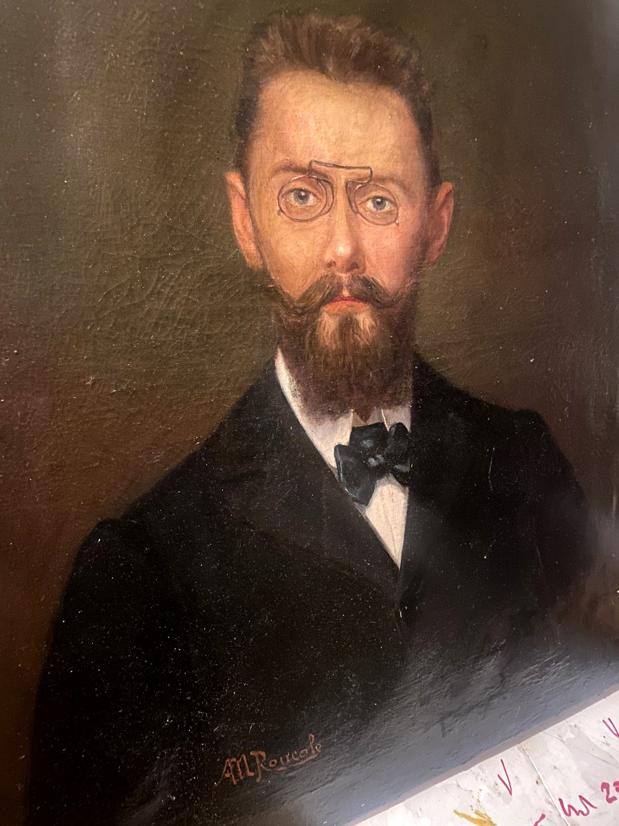 Beau grand Portrait  d'Homme aux pince nez et noeud papillon  encadré  ,XIXème, signé M Roucole-photo-5