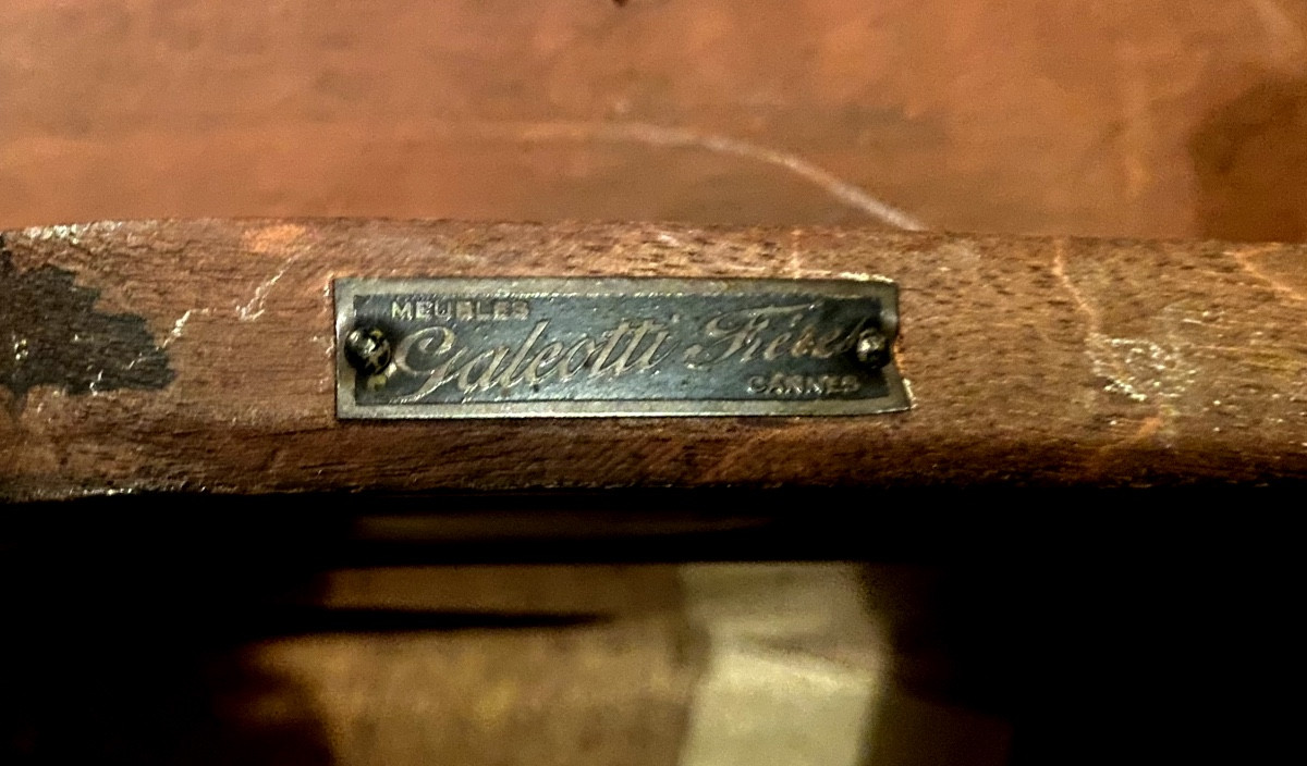 Importante table de Cabaret ,cotés ajourés niche style Louis XV , beau noyer" bout de de canapé-photo-4