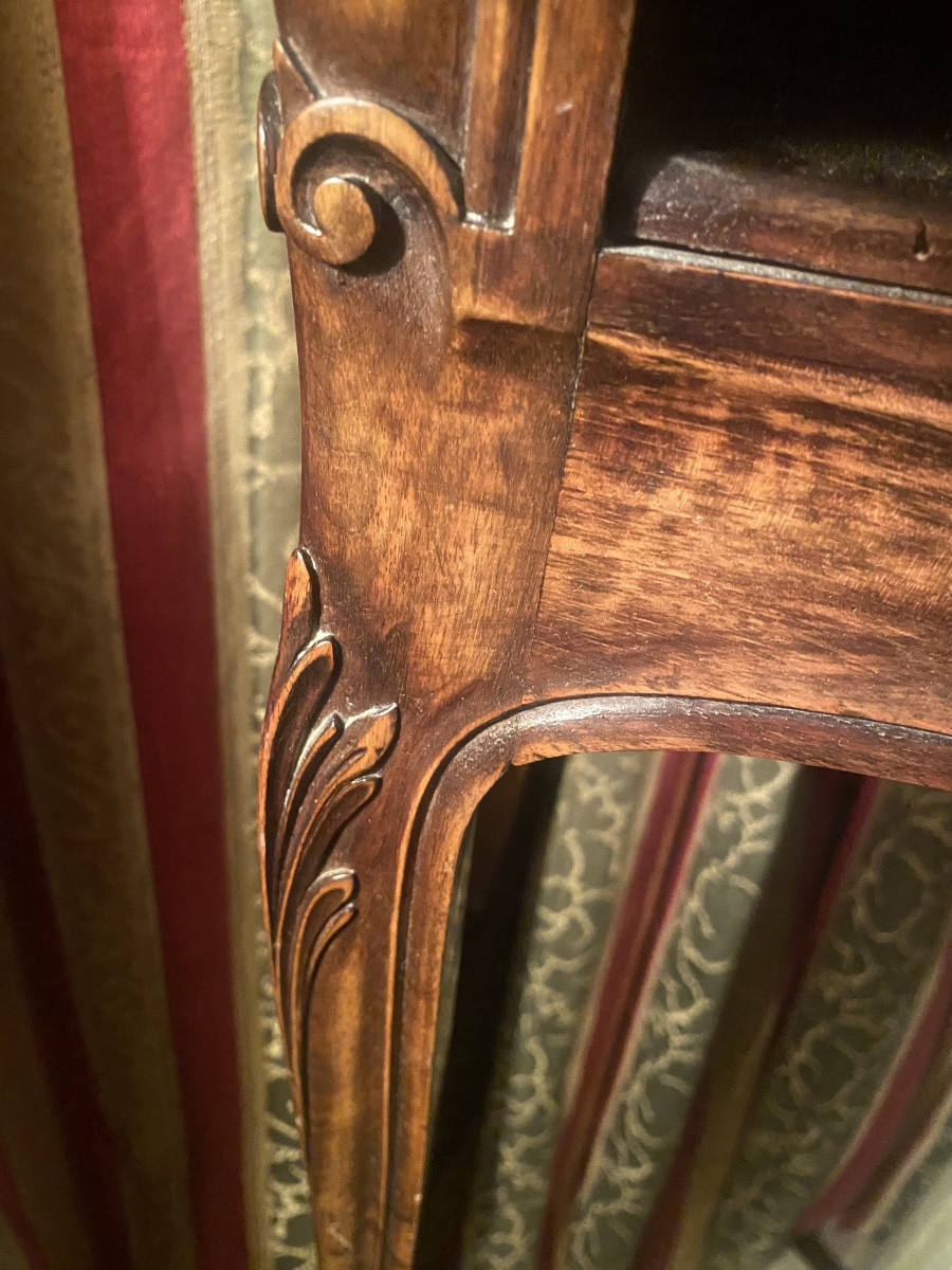 Importante table de Cabaret ,cotés ajourés niche style Louis XV , beau noyer" bout de de canapé-photo-1