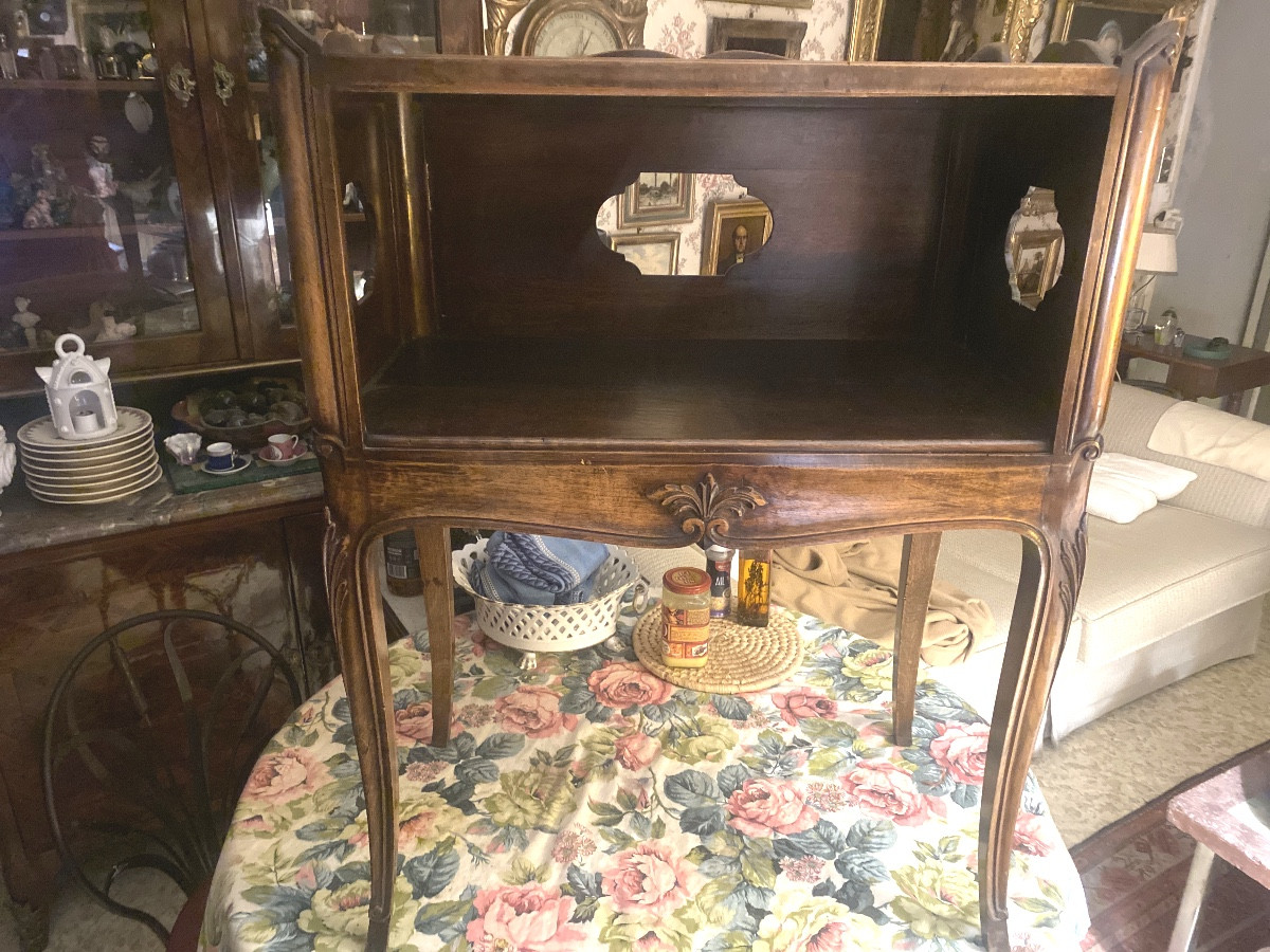 Importante table de Cabaret ,cotés ajourés niche style Louis XV , beau noyer" bout de de canapé